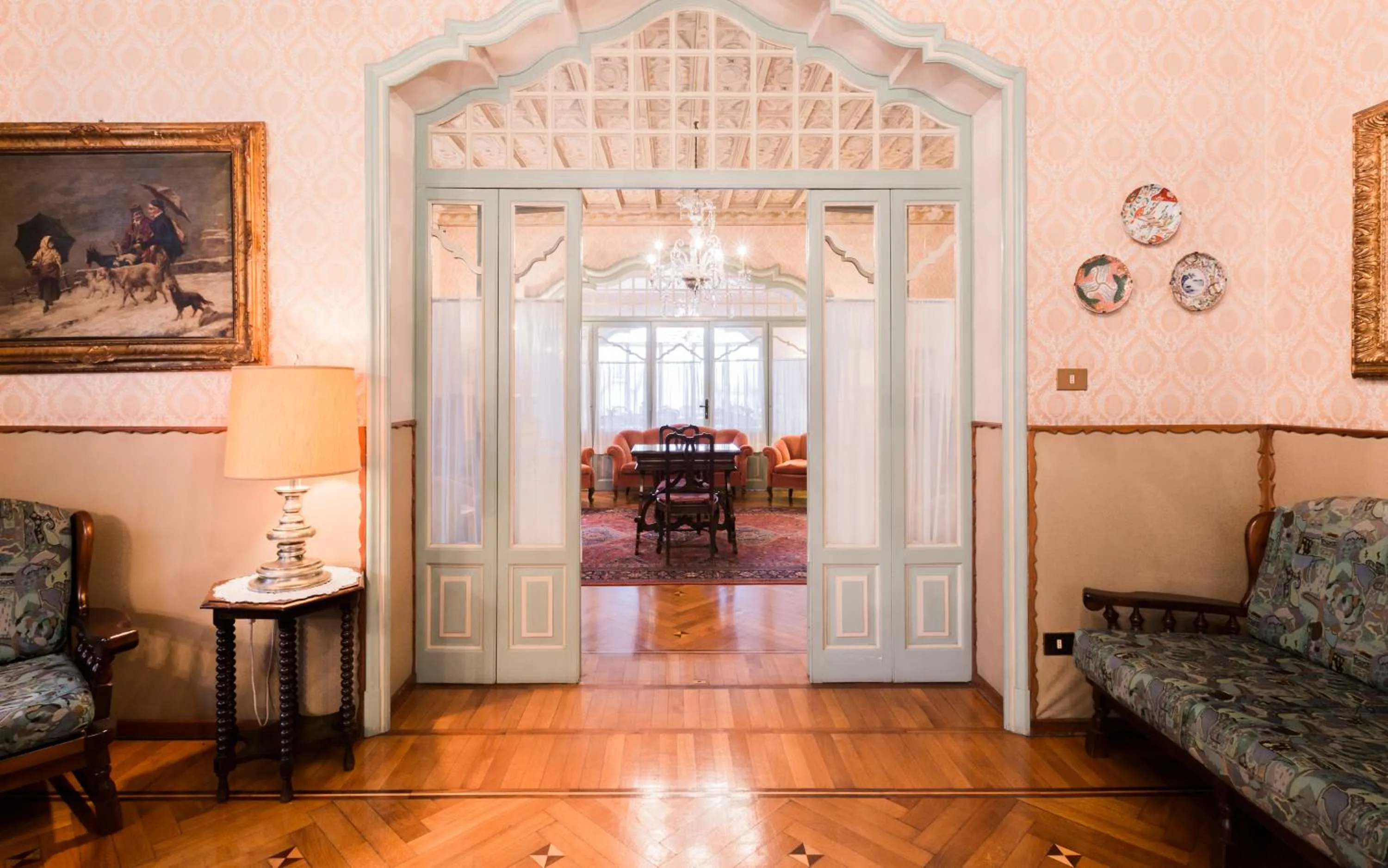 Communal lounge/ TV room in Hotel Du Parc