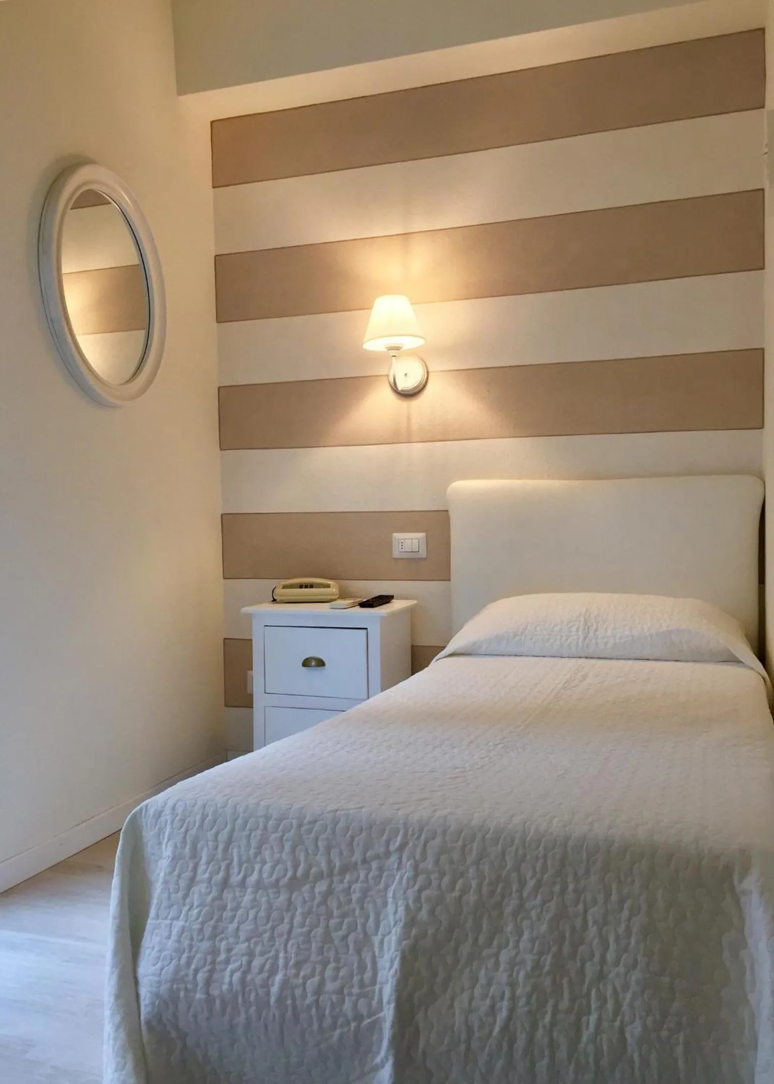 Bathroom, Bed in Hotel Du Parc