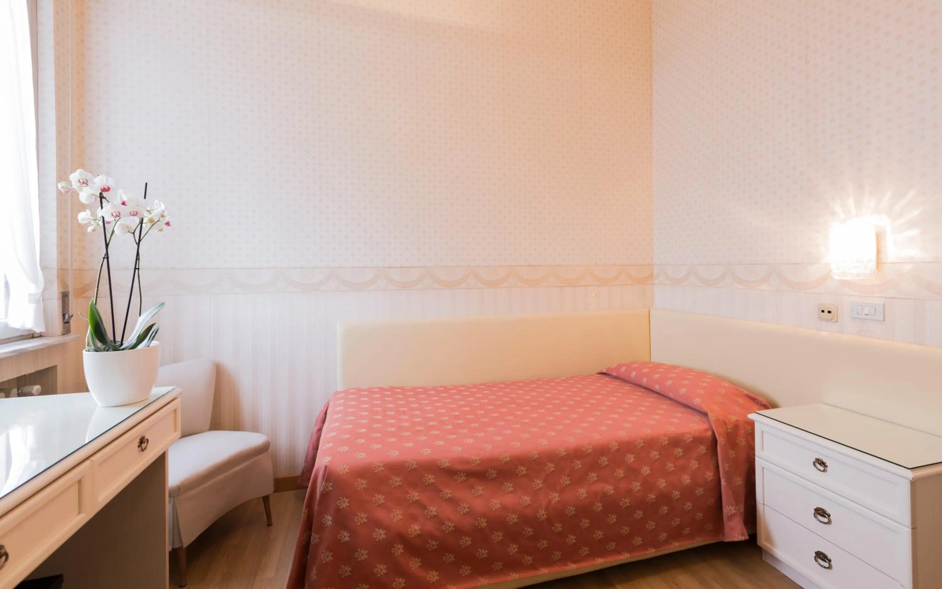 Lake view, Bed in Hotel Du Parc