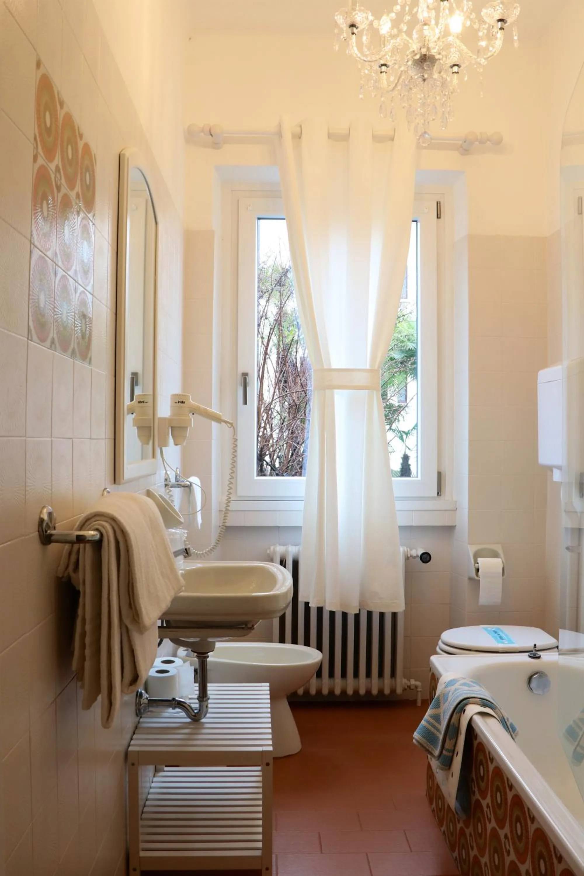 Shower, Bed in Hotel Du Parc