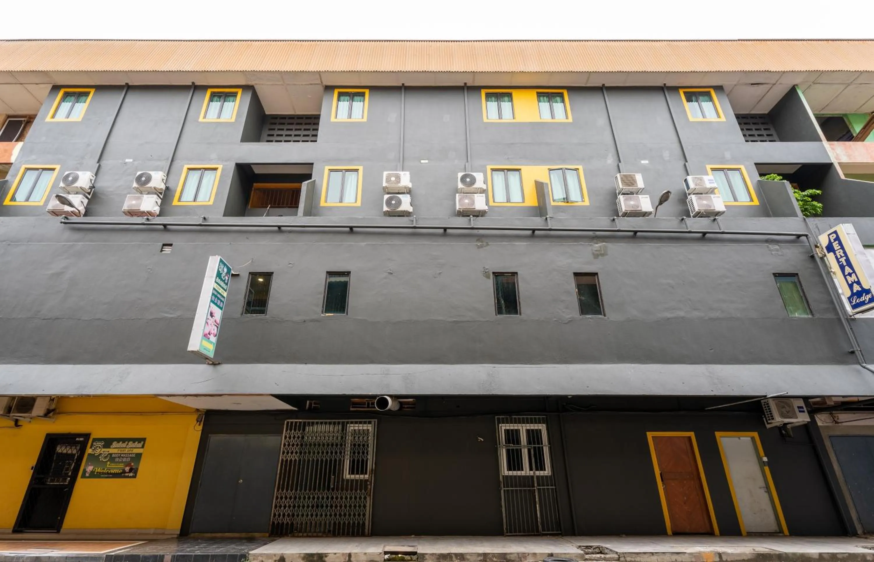 Property building in Pertama Lodge