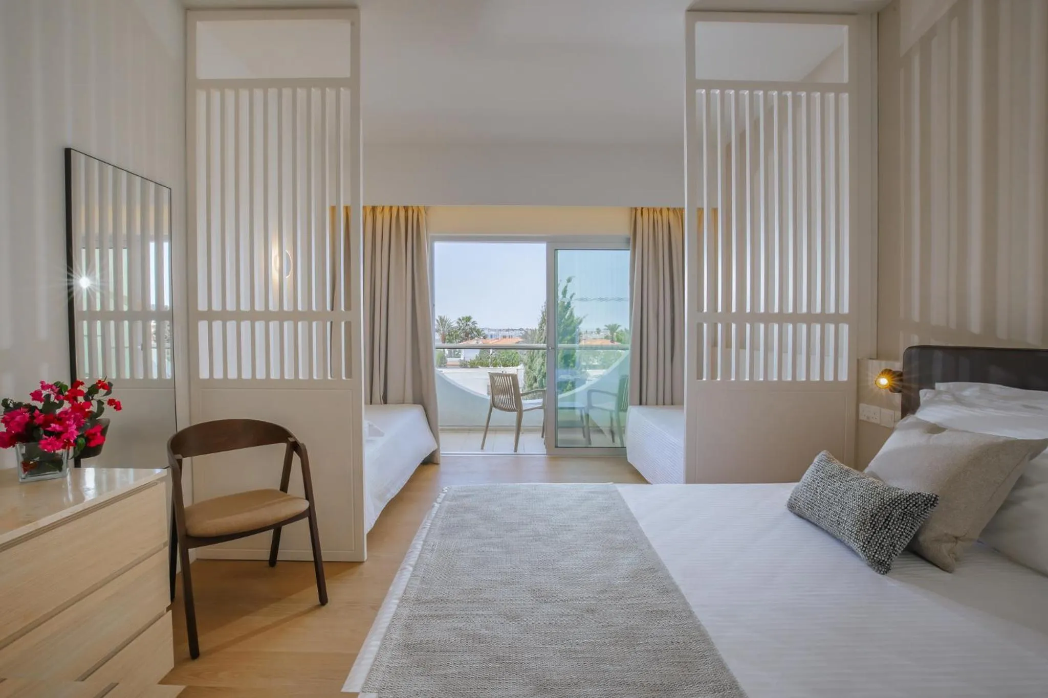 Bedroom, Bed in Golden Coast Beach Hotel