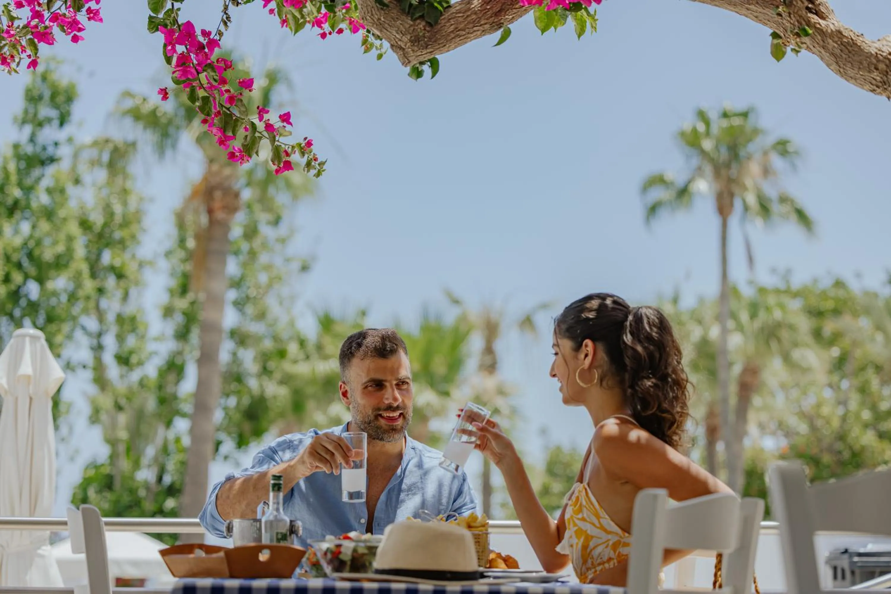 Restaurant/places to eat in Golden Coast Beach Hotel