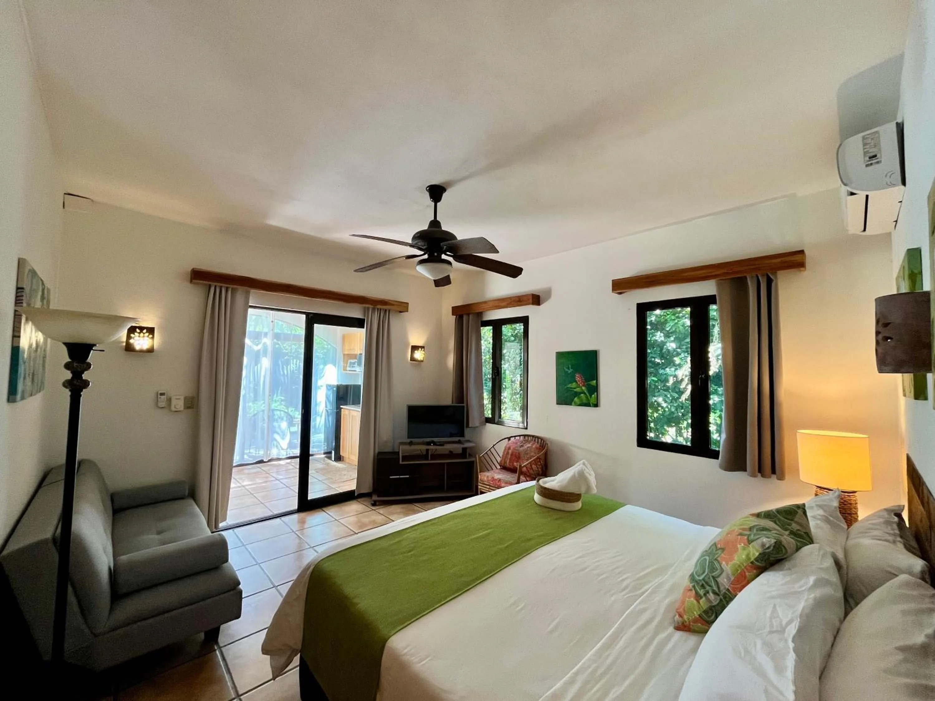 Bed in Hotel Cantarana