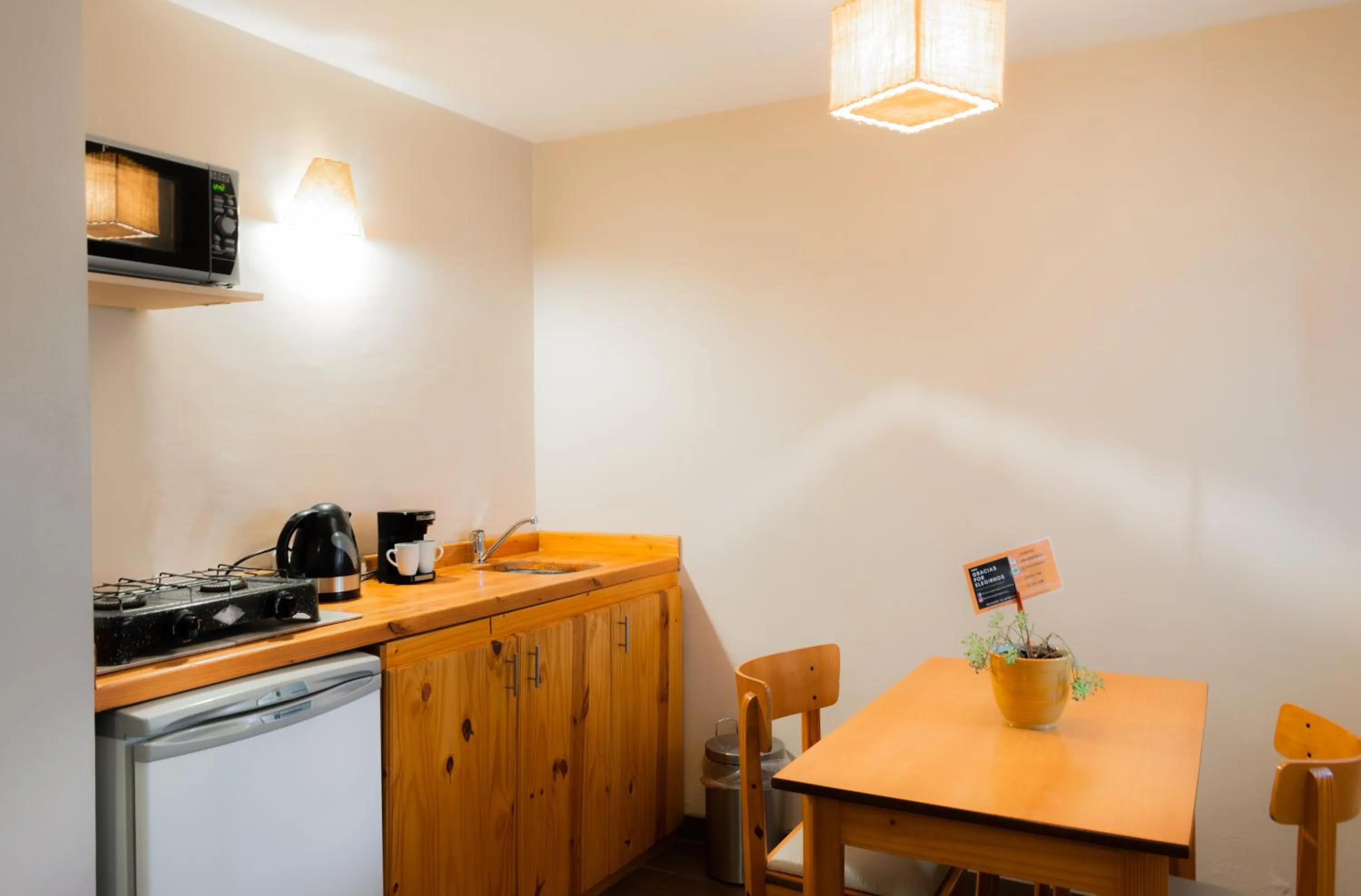 Dining area in Paraiso Patagónico Bungalows and Aparts