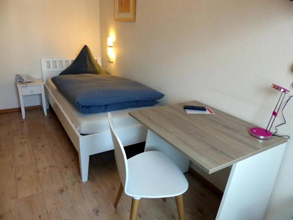 Decorative detail, Bed in Hotel Theile garni