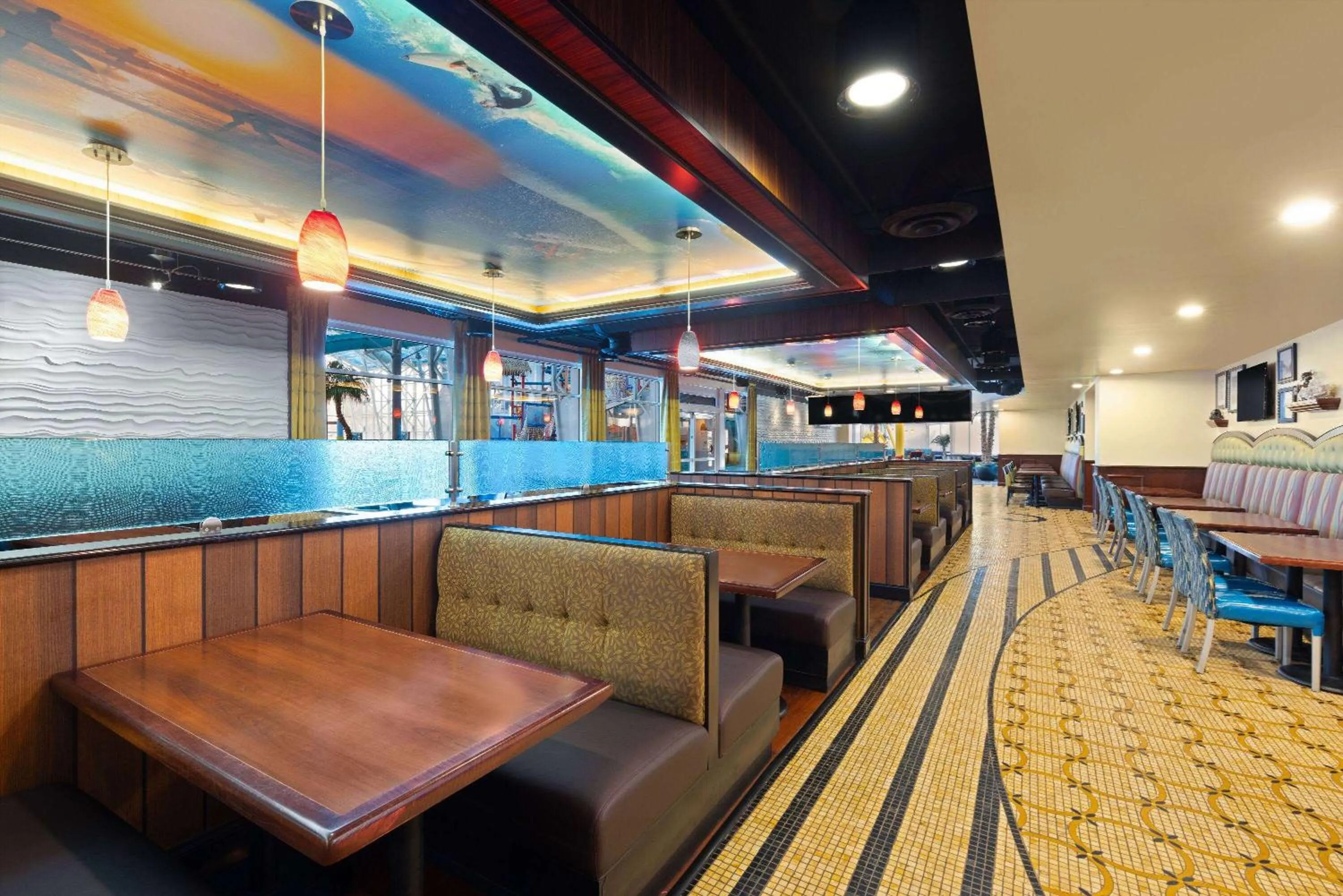 Restaurant/places to eat in La Quinta Inn and Suites by Wyndham at WaTiki Waterpark