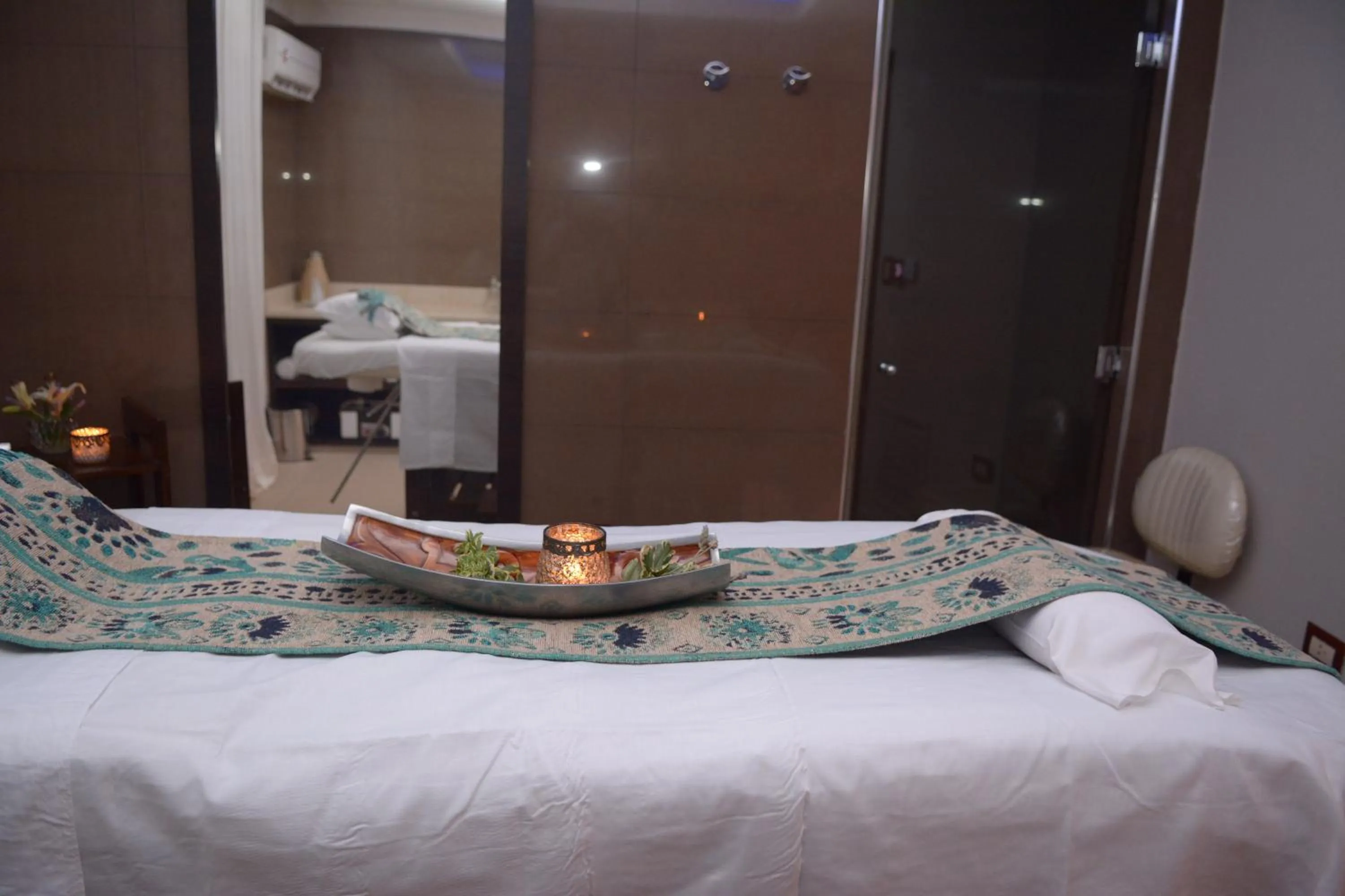 Massage in Gran Amérian Carlos V