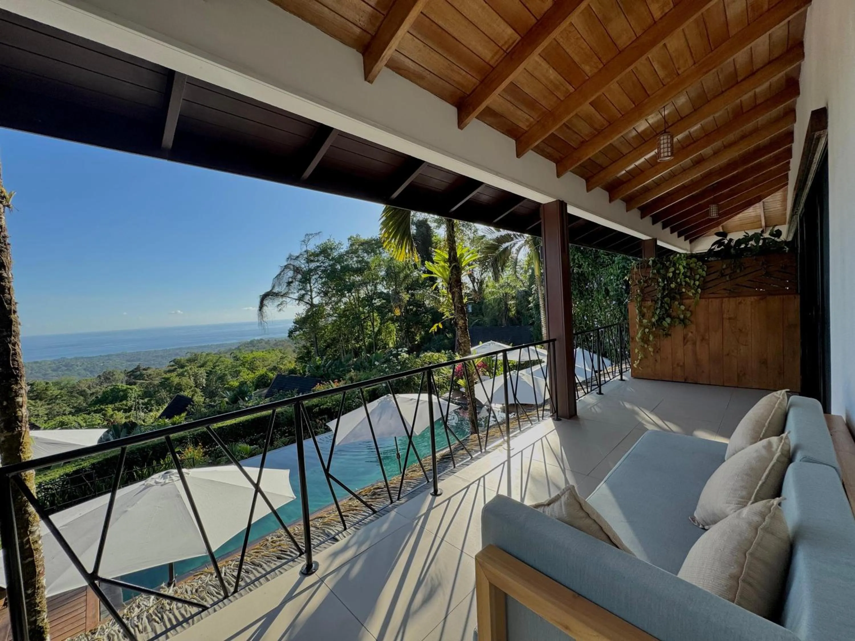 Seating area in Oxygen Jungle Villas & Spa