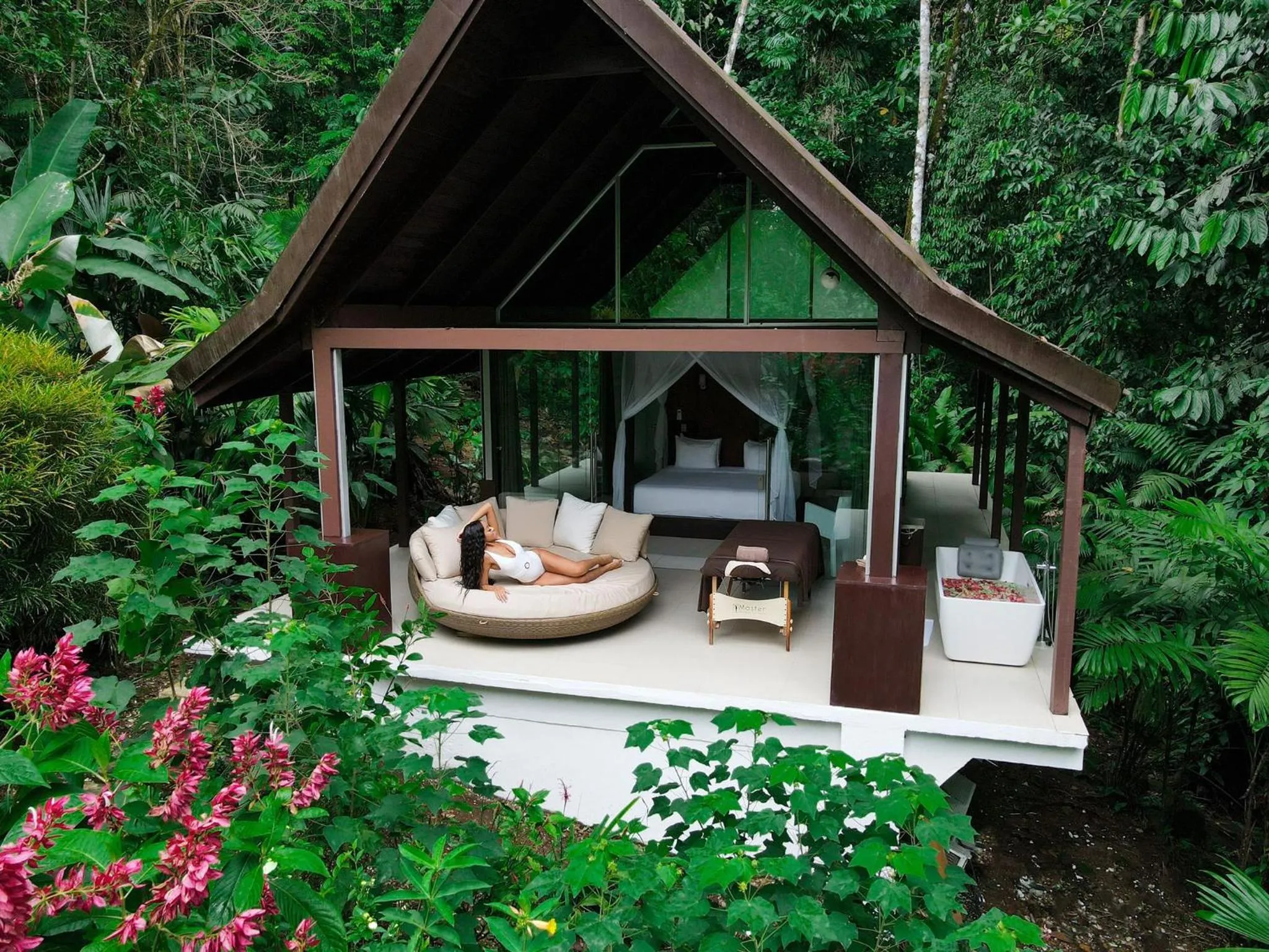 Bed in Oxygen Jungle Villas & Spa