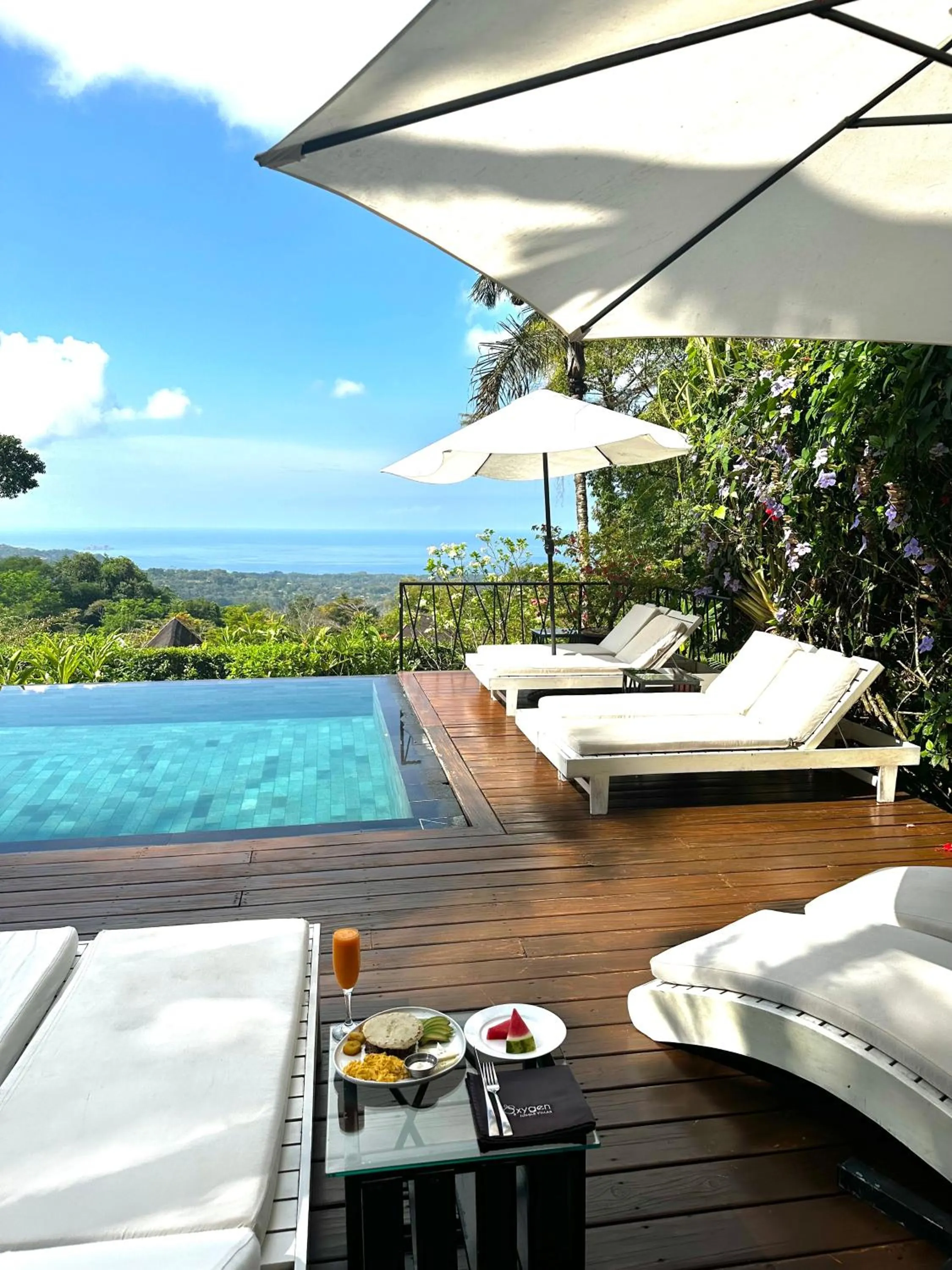 Food and drinks in Oxygen Jungle Villas & Spa