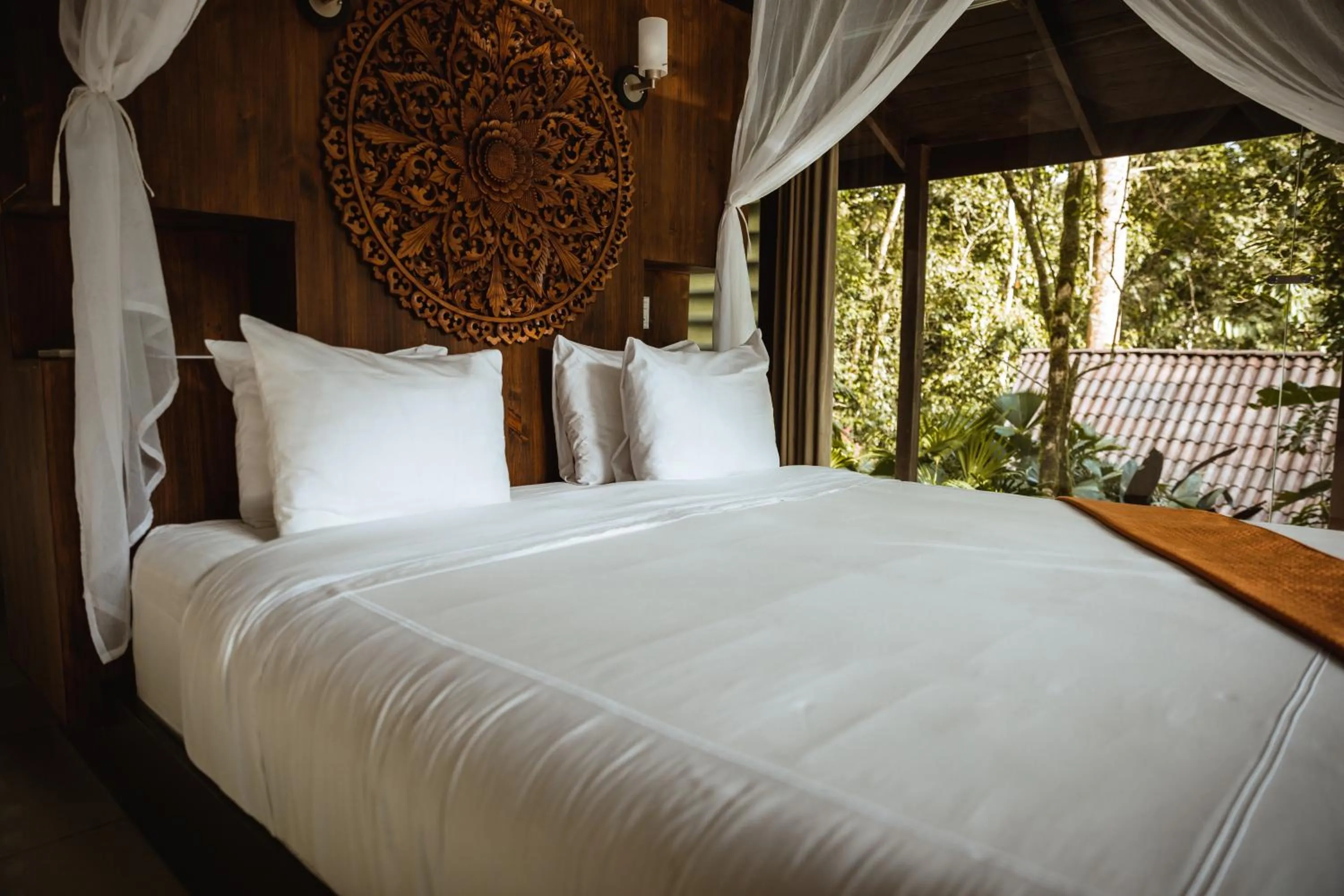 Bed in Oxygen Jungle Villas & Spa
