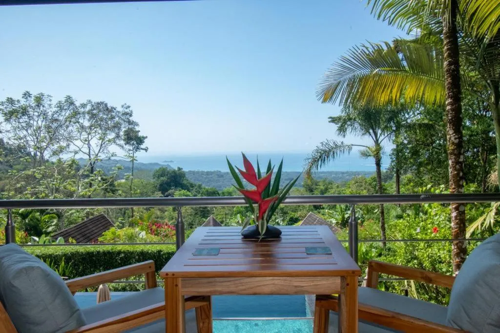Queen Room with Sea View in Oxygen Jungle Villas & Spa