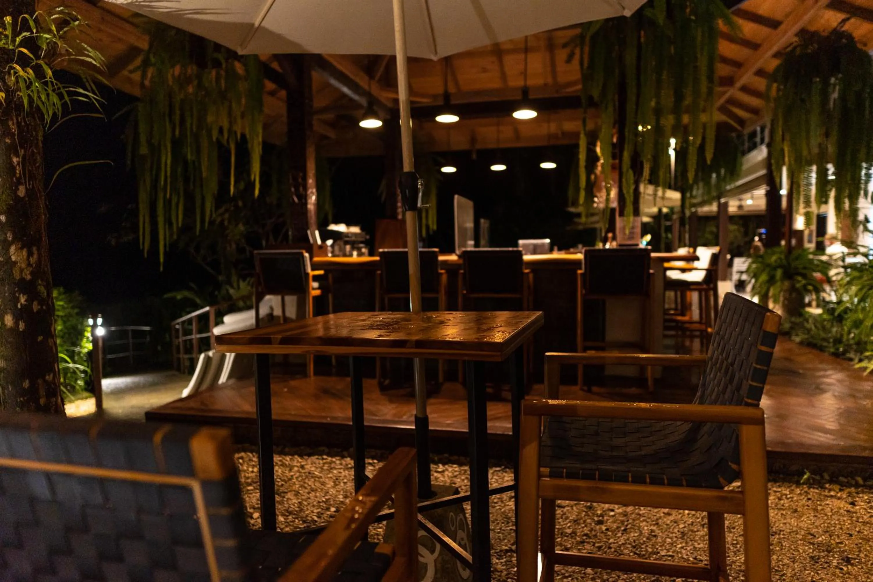 Restaurant/places to eat in Oxygen Jungle Villas & Spa