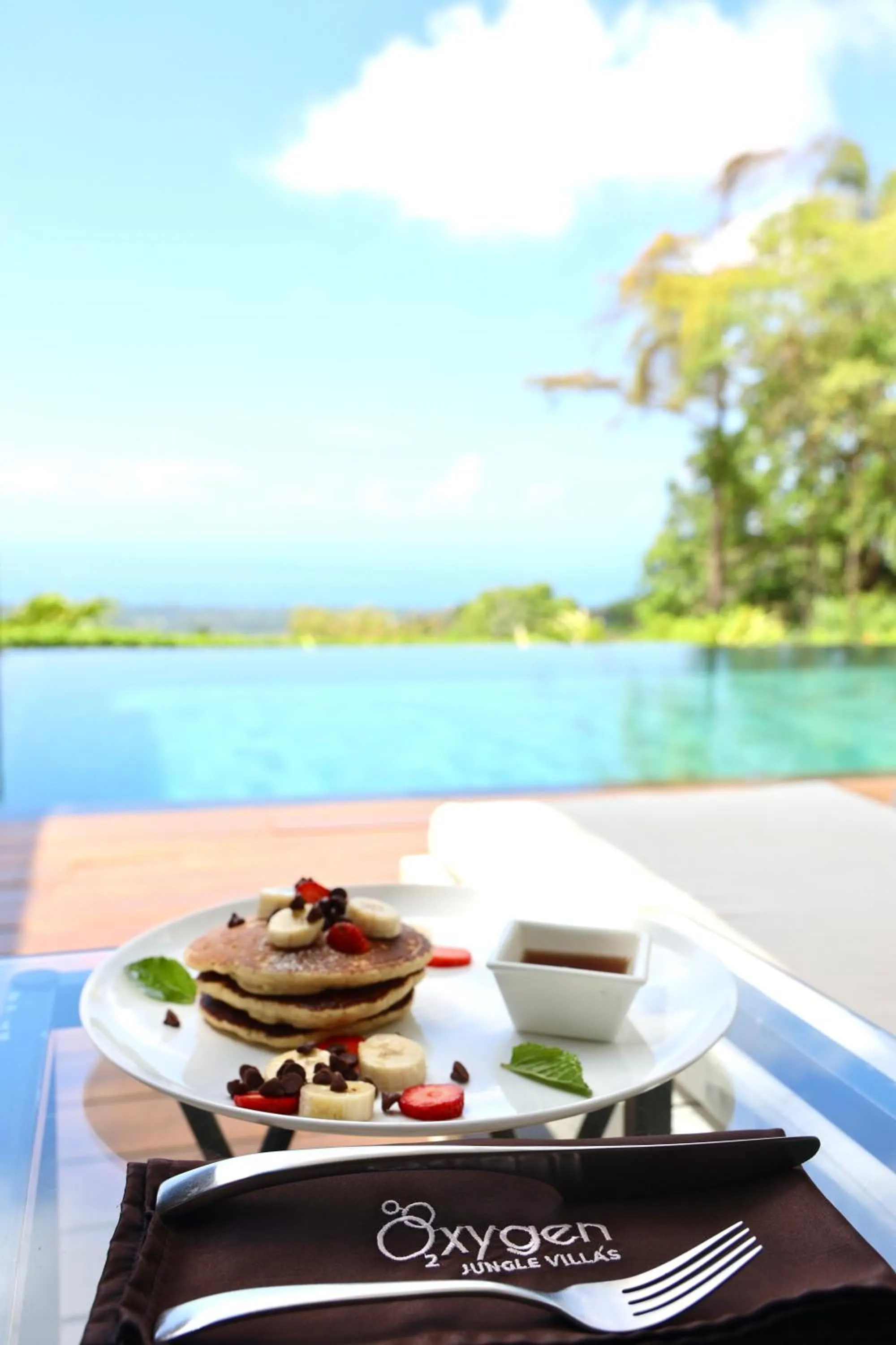 Food and drinks in Oxygen Jungle Villas & Spa