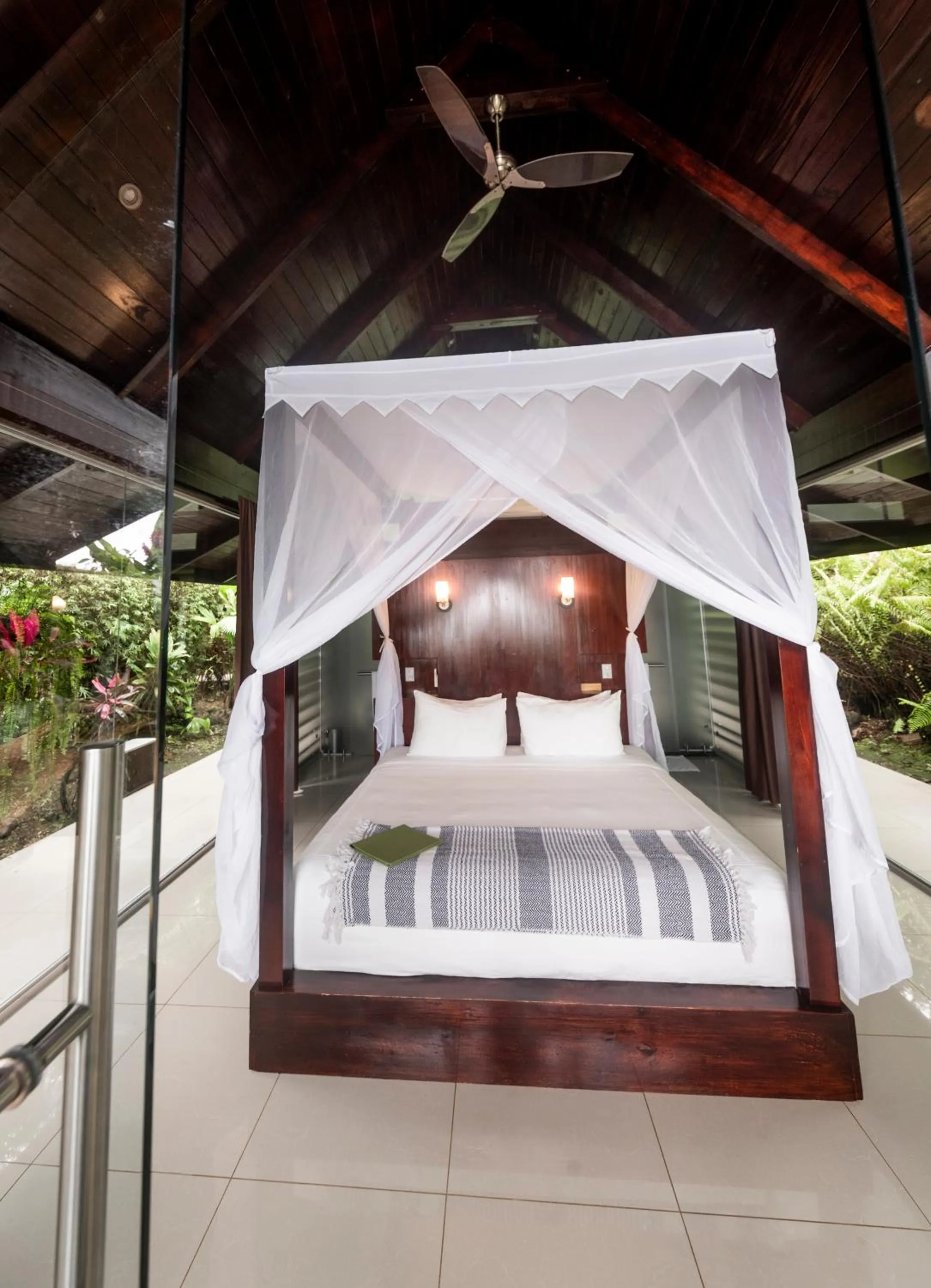 Bed in Oxygen Jungle Villas & Spa