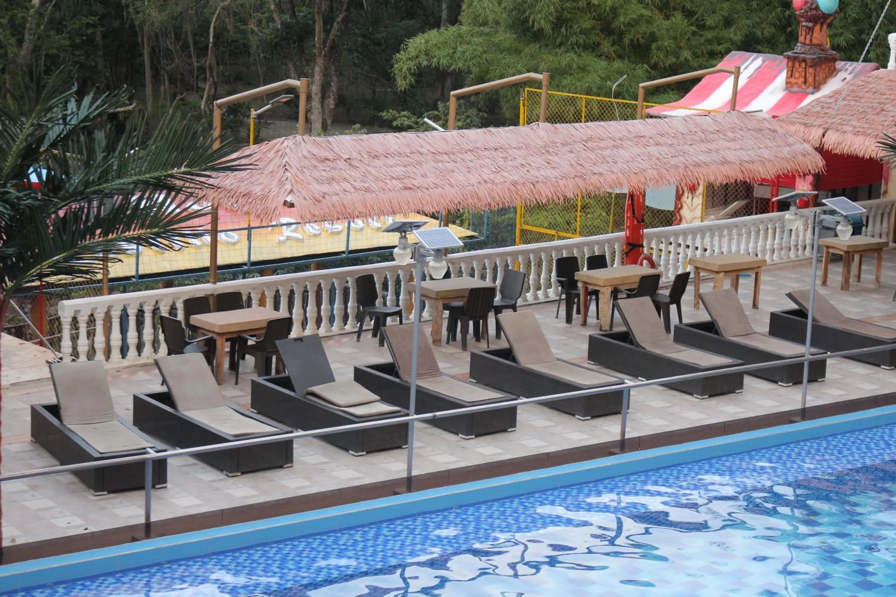 Swimming pool in Hotel Castillo Resort