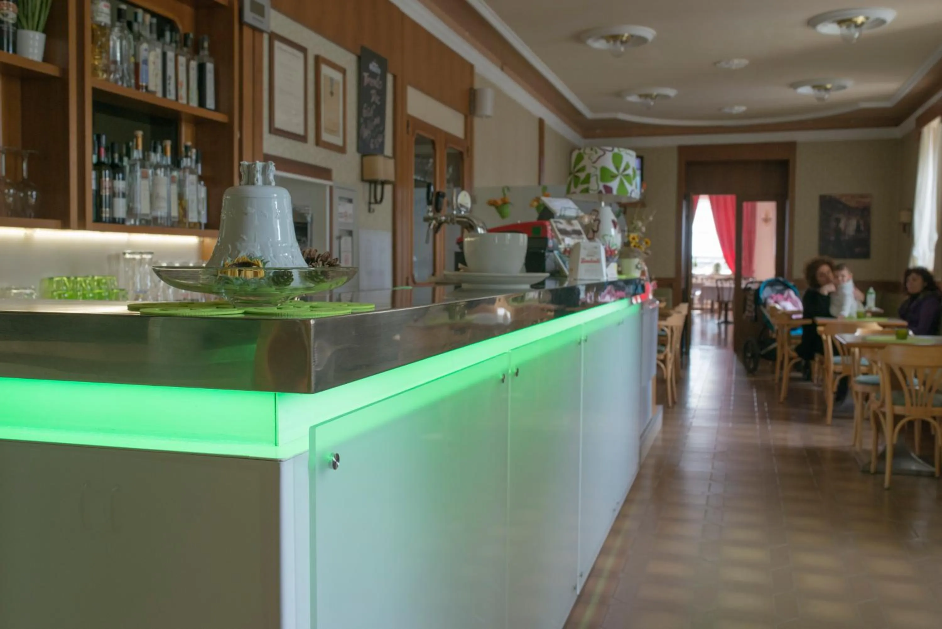 Lounge or bar in Hotel du Lac Parc & Residence