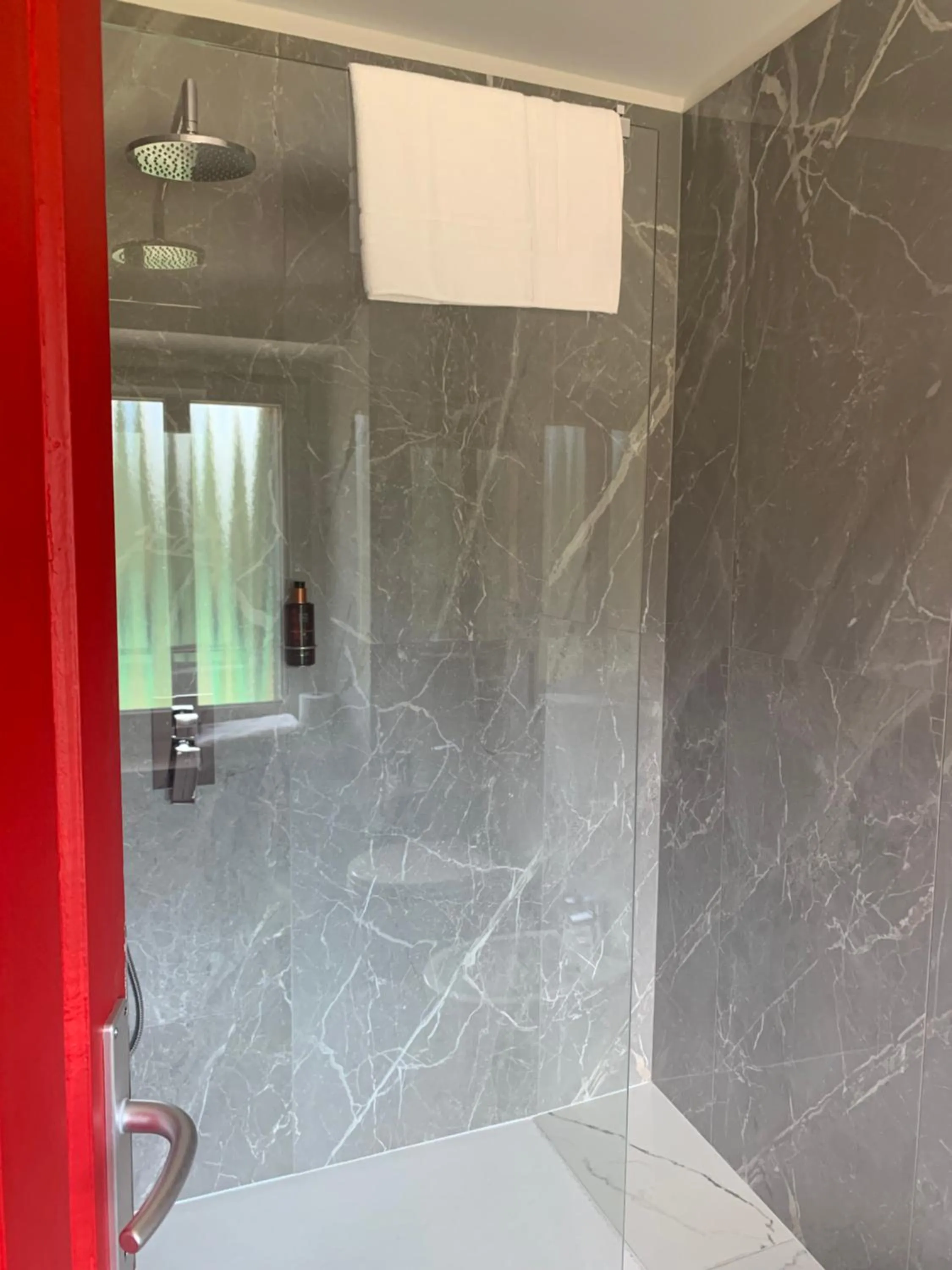 Shower in Hotel du Lac Parc & Residence