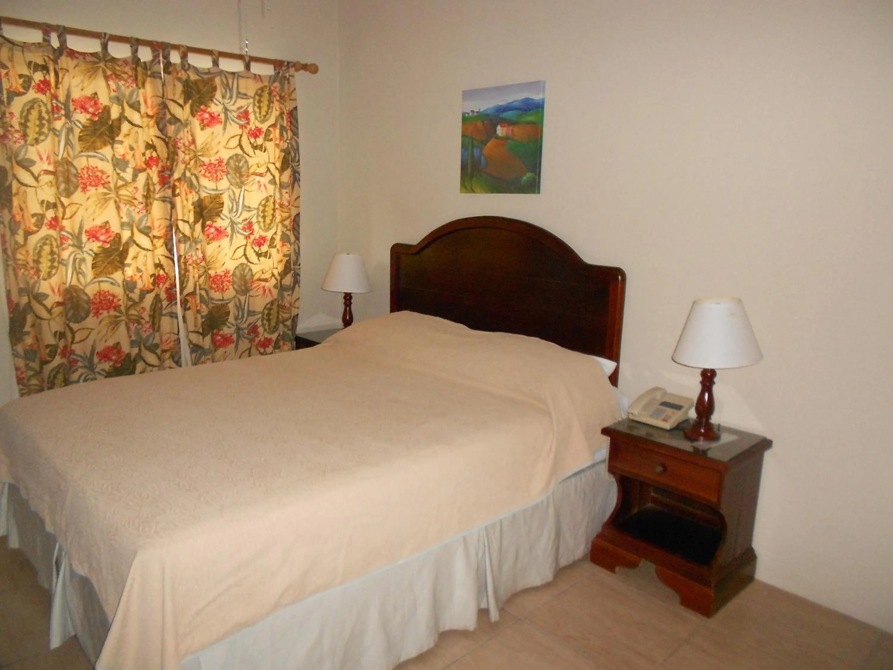 Bed in Pipers Cove Resort