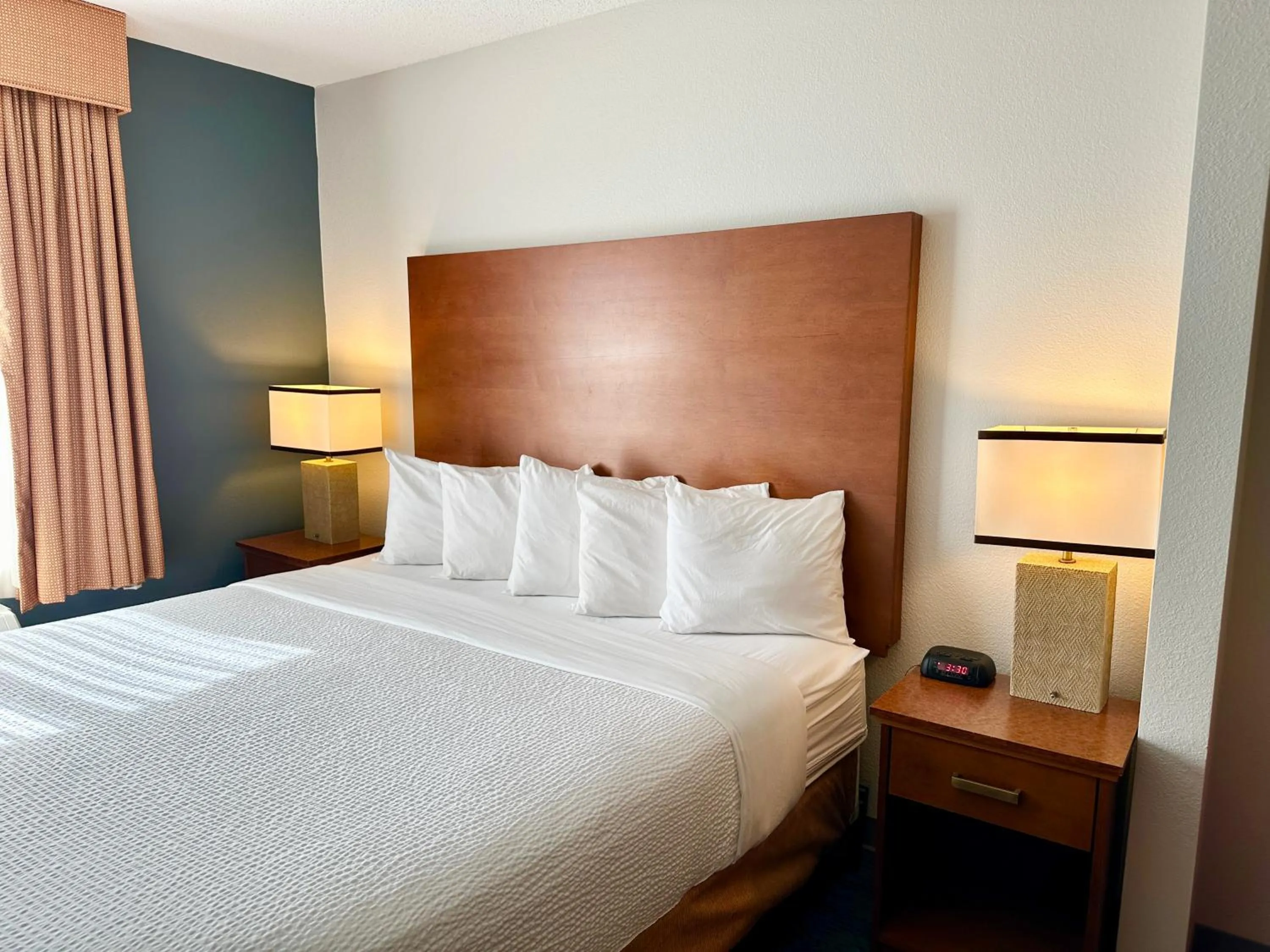 Bed in La Quinta by Wyndham Bannockburn-Deerfield