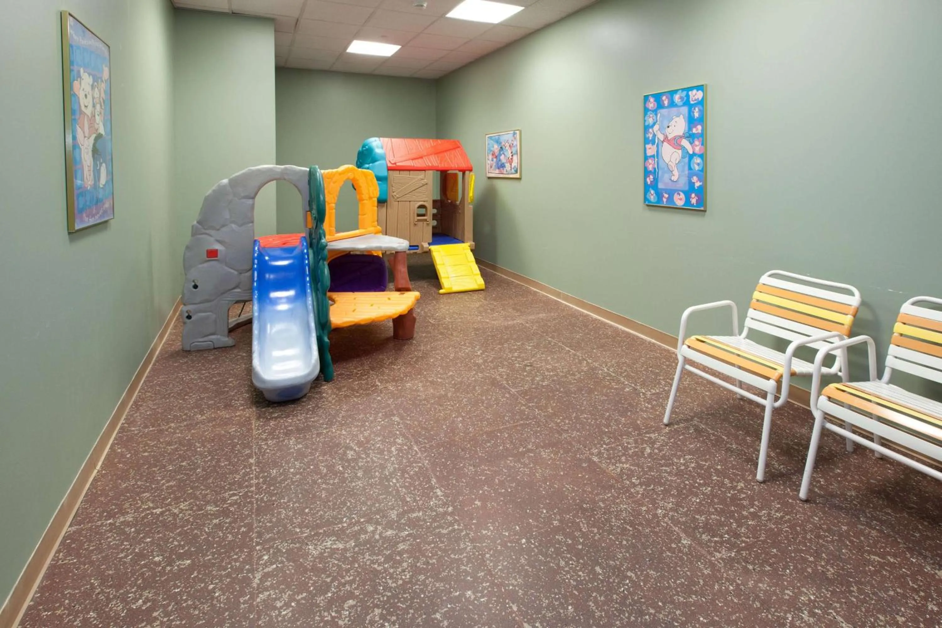 Lounge or bar in La Quinta by Wyndham Bannockburn-Deerfield