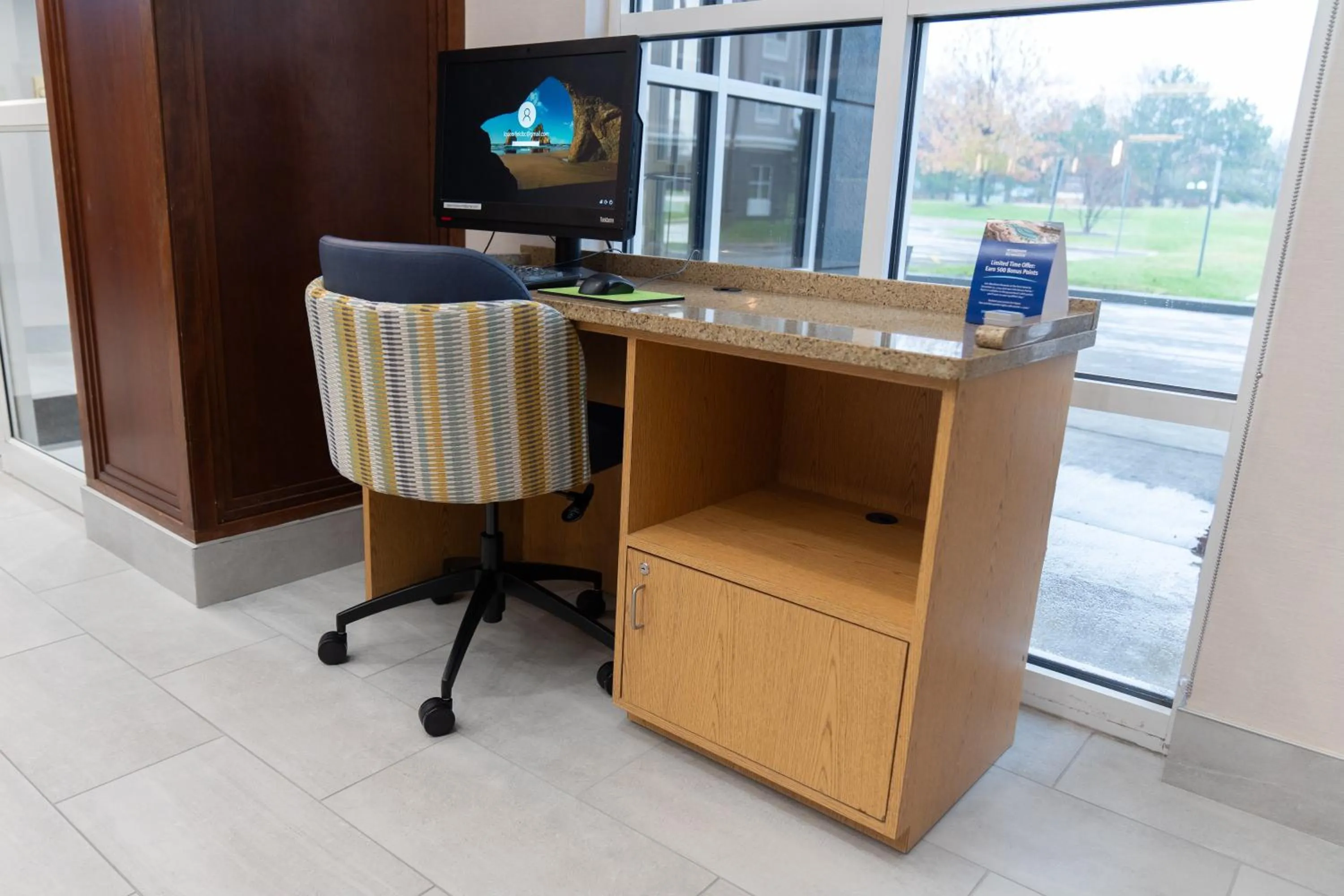 Business facilities in La Quinta by Wyndham Bannockburn-Deerfield