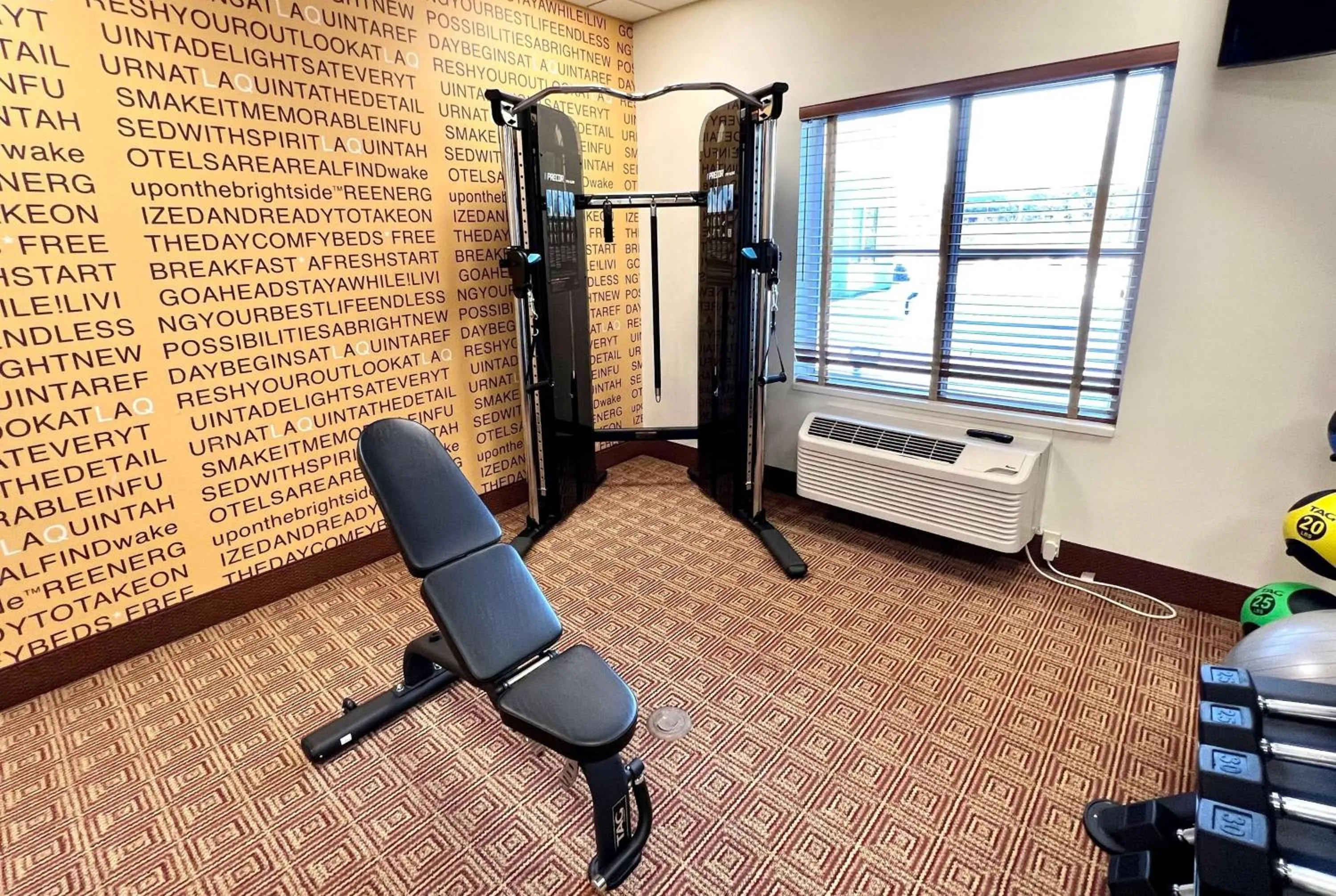 Fitness centre/facilities in La Quinta by Wyndham Bannockburn-Deerfield