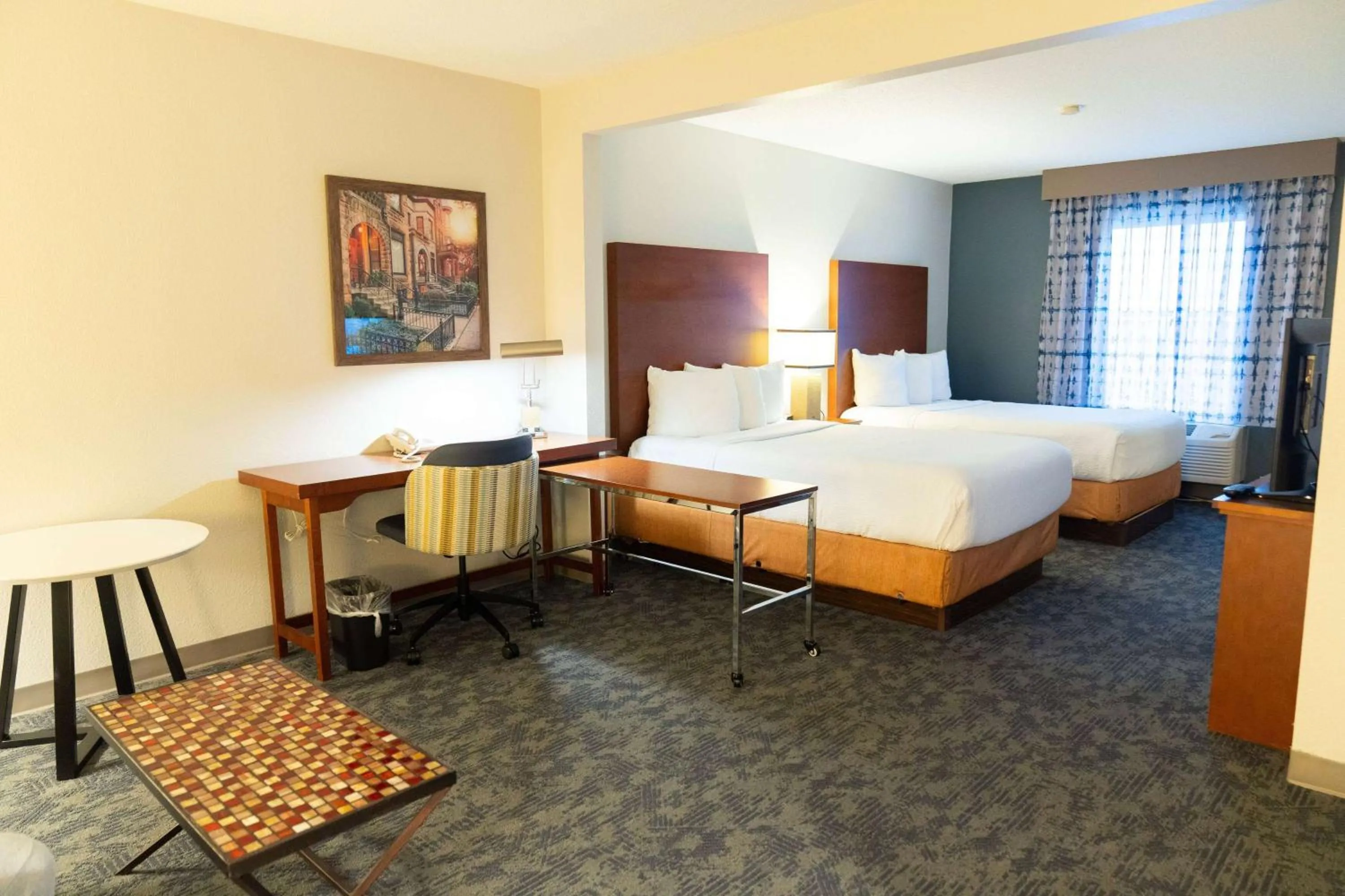 Photo of the whole room, Bed in La Quinta by Wyndham Bannockburn-Deerfield