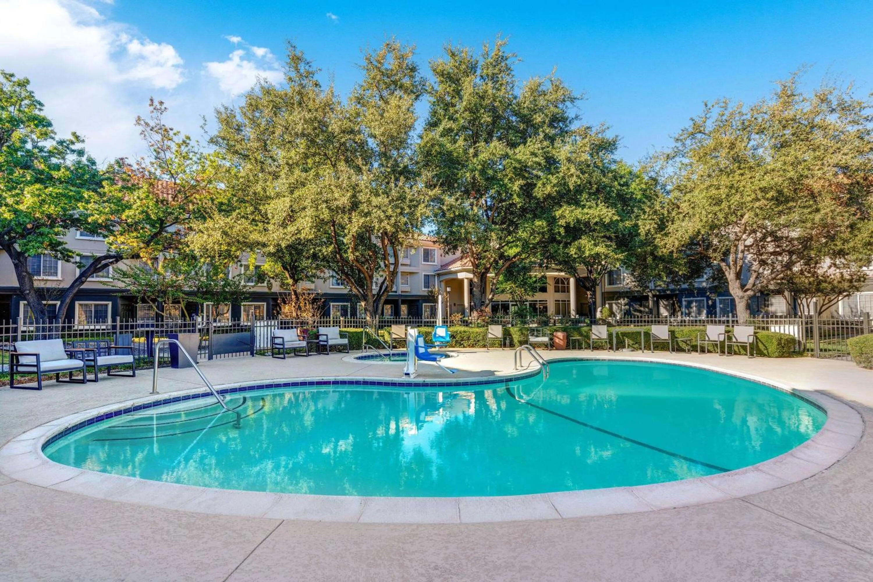 Swimming pool in La Quinta by Wyndham Dallas DFW Airport North