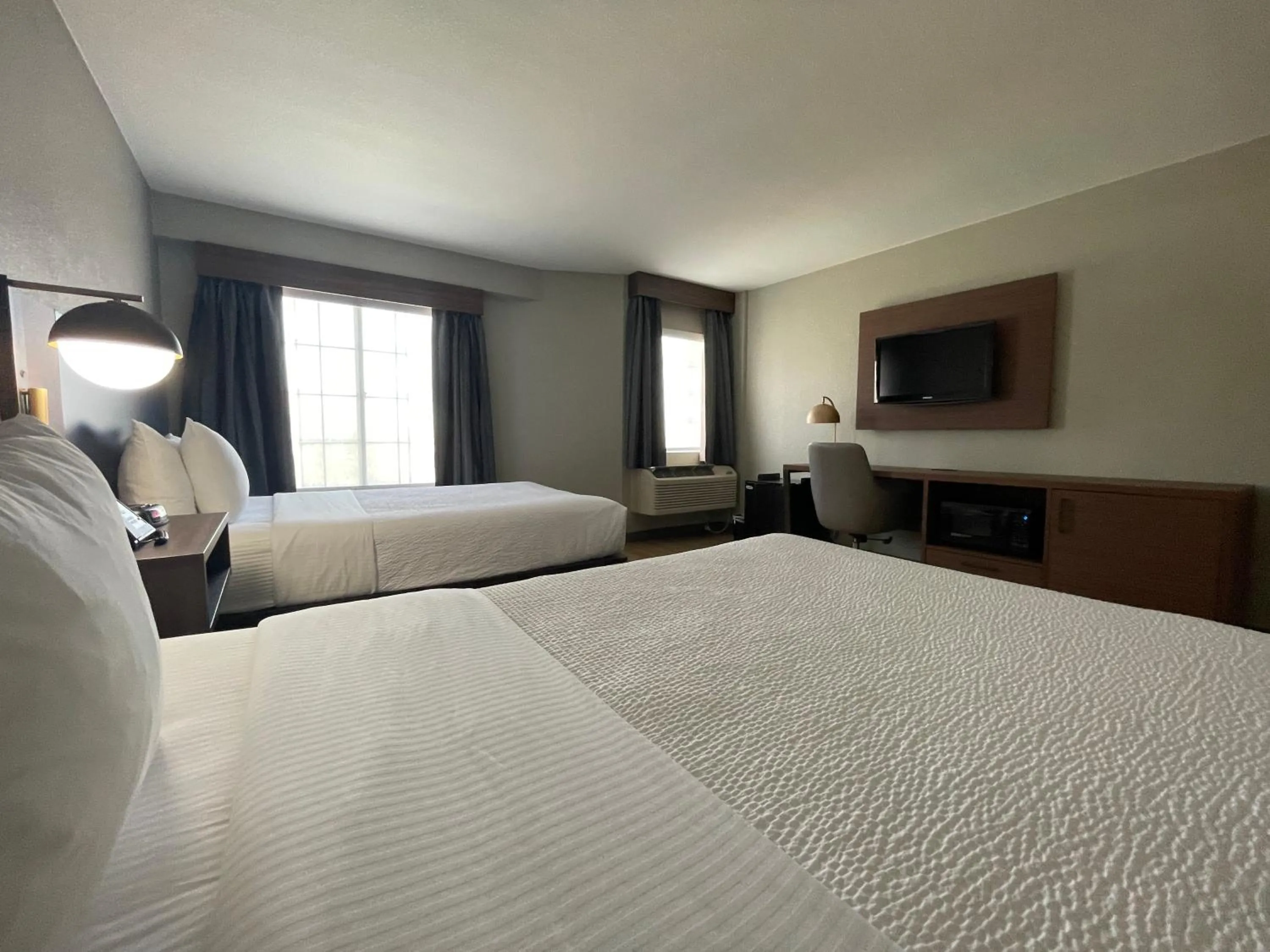 Bed in La Quinta by Wyndham Dallas DFW Airport North