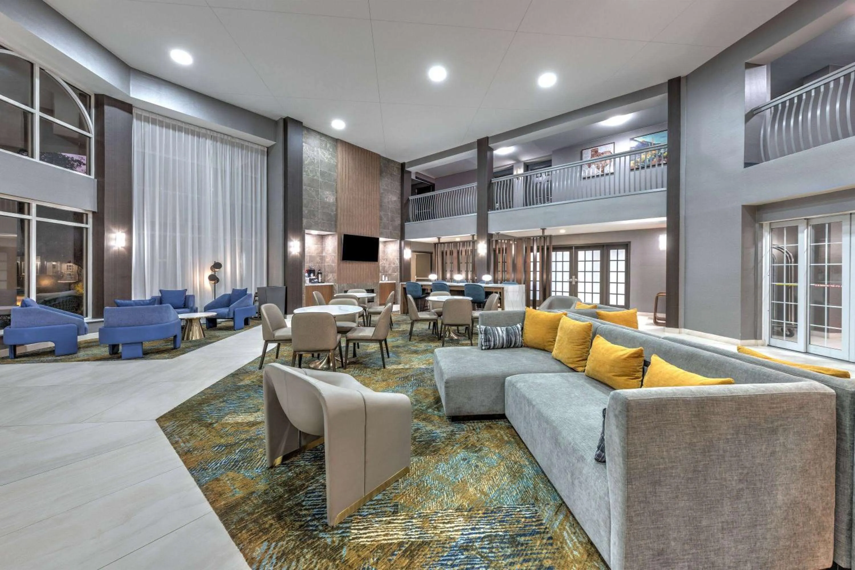 Lobby or reception in La Quinta by Wyndham Dallas DFW Airport North