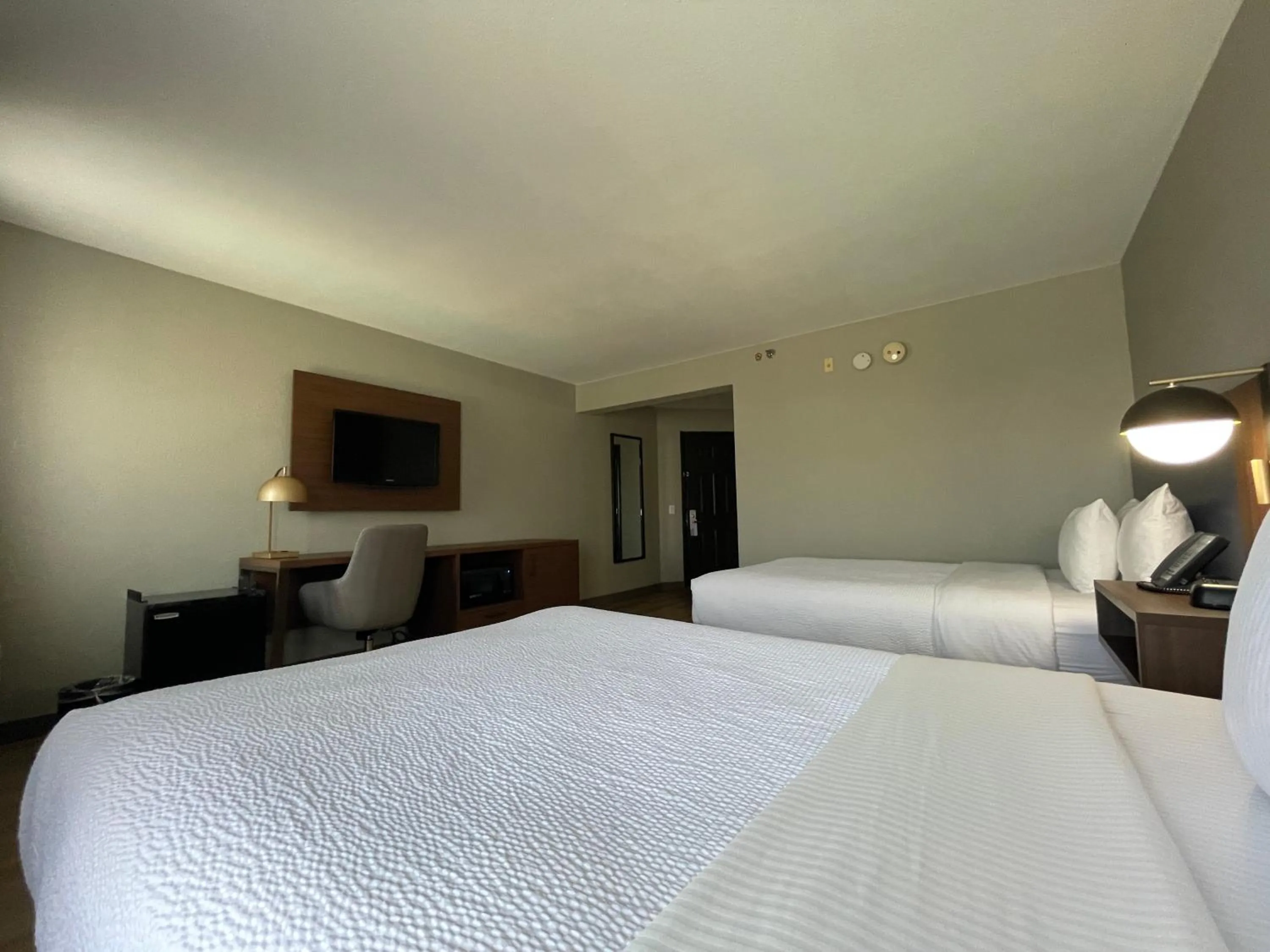 Bed in La Quinta by Wyndham Dallas DFW Airport North