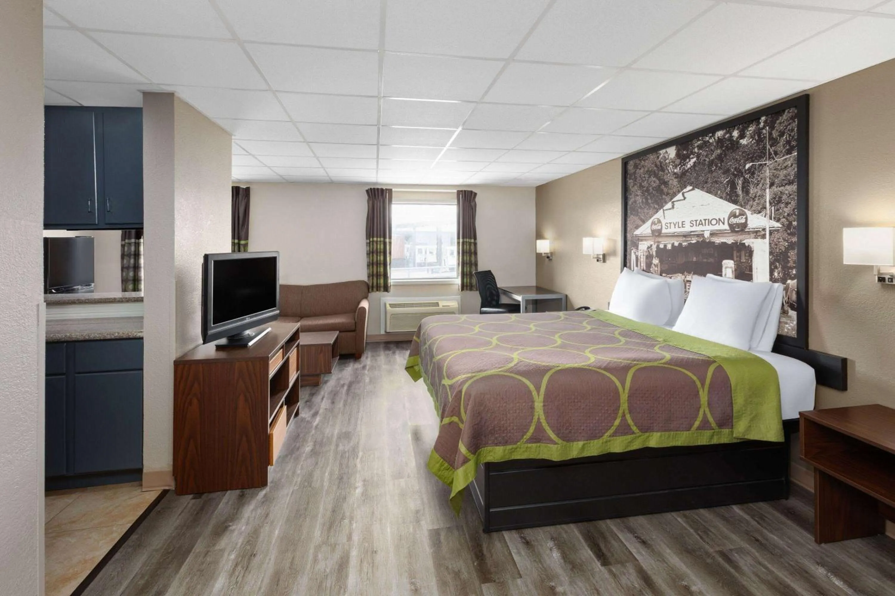 Photo of the whole room, Bed in Super 8 by Wyndham Buffalo