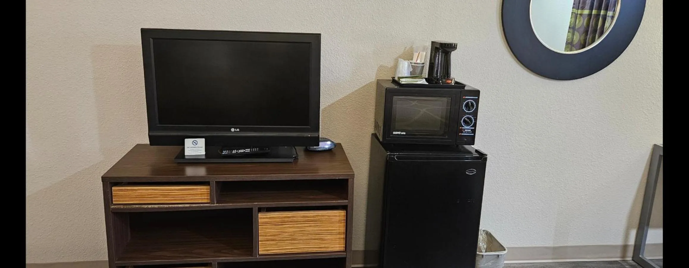 TV and multimedia in Super 8 by Wyndham Buffalo