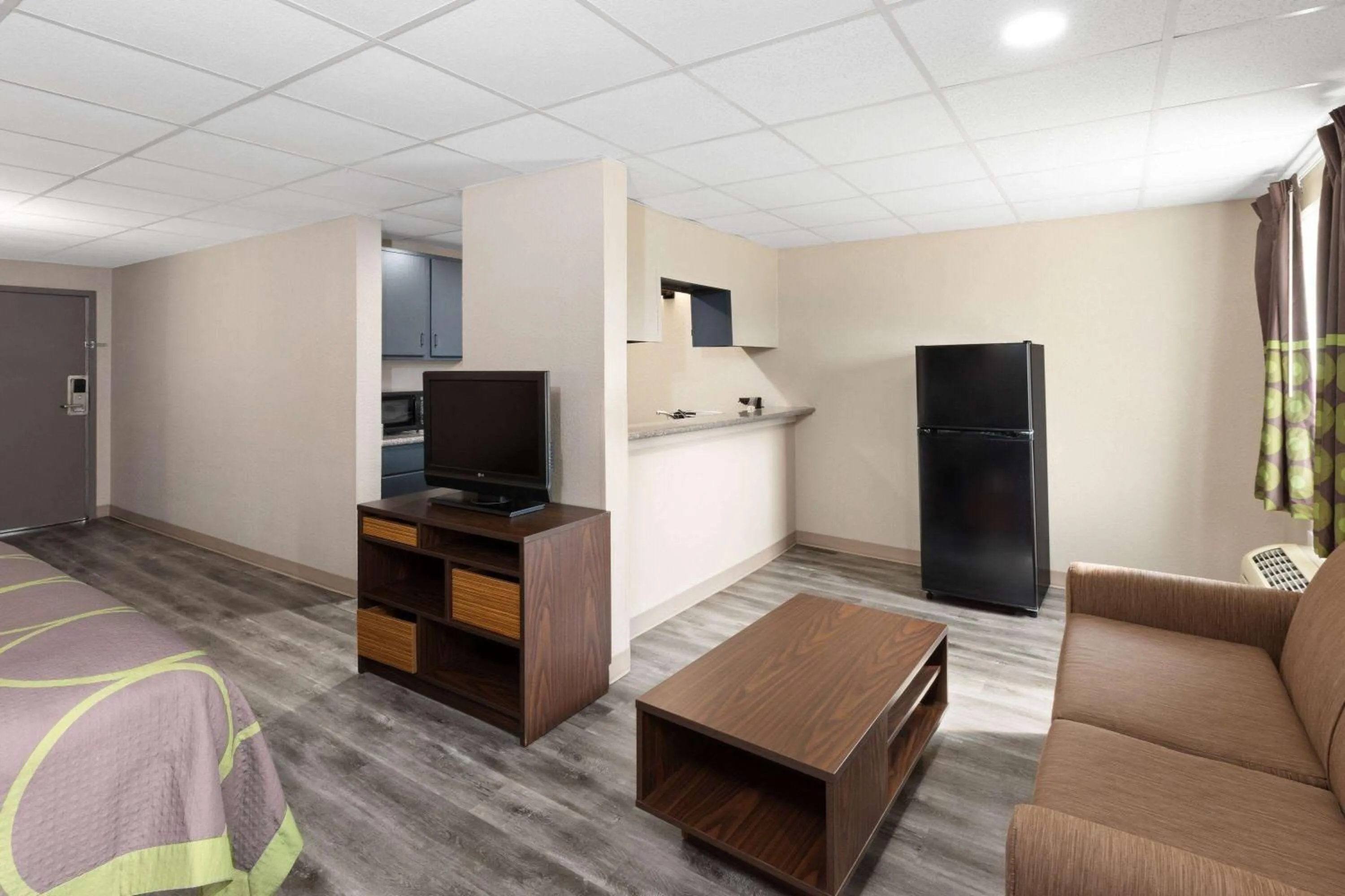 Photo of the whole room in Super 8 by Wyndham Buffalo