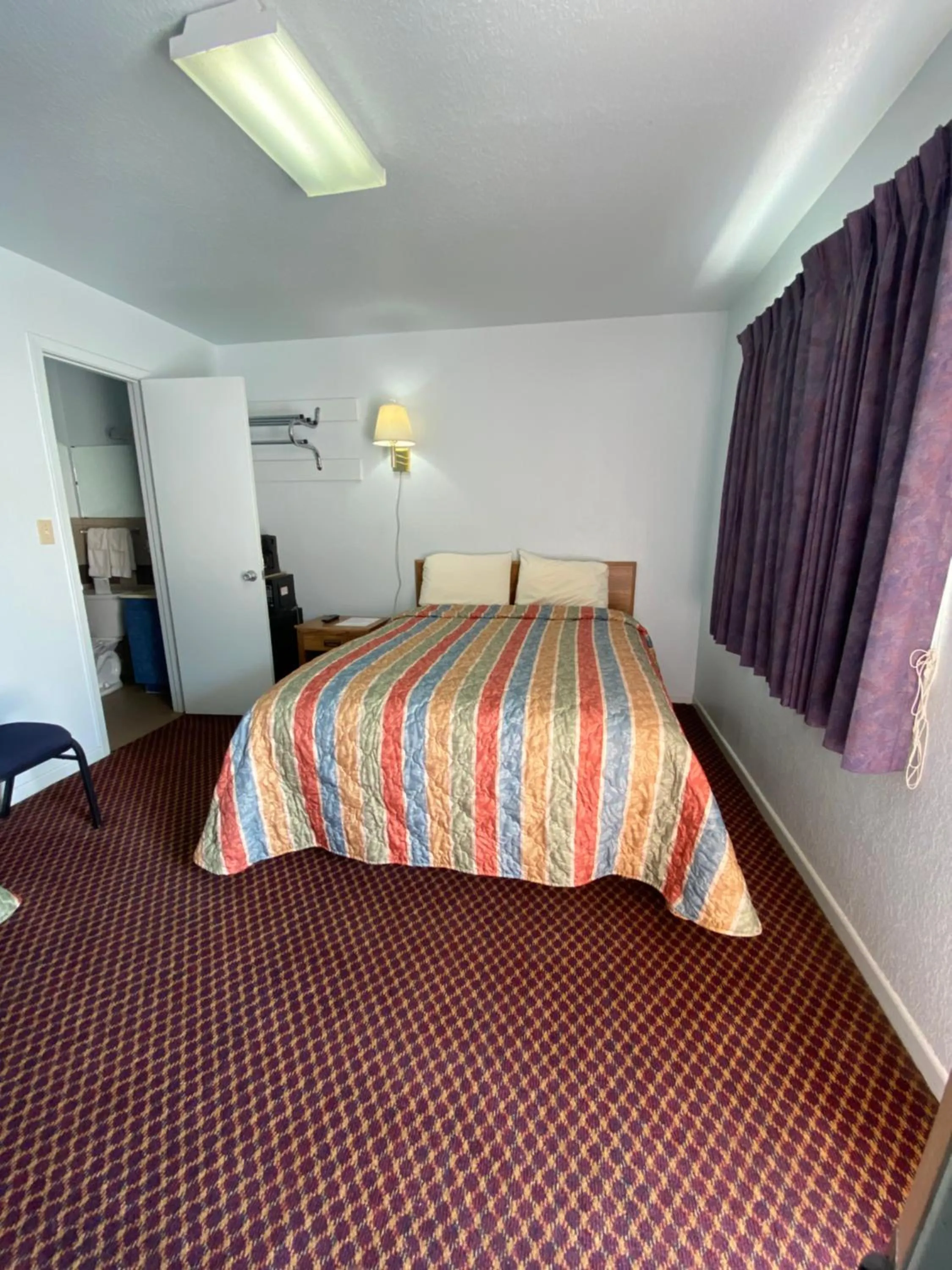 Bed in Regency Inn Comanche