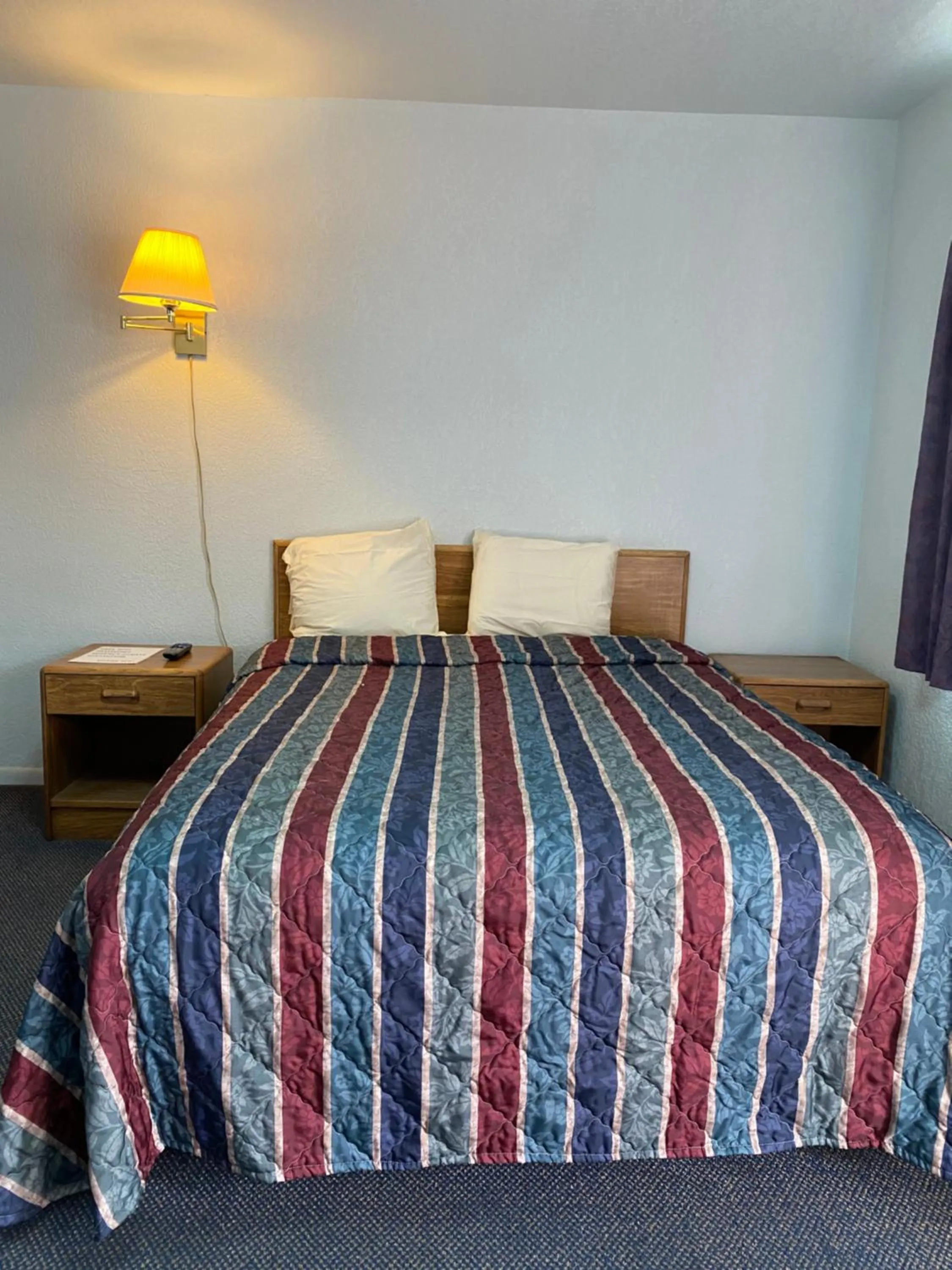 Bed in Regency Inn Comanche