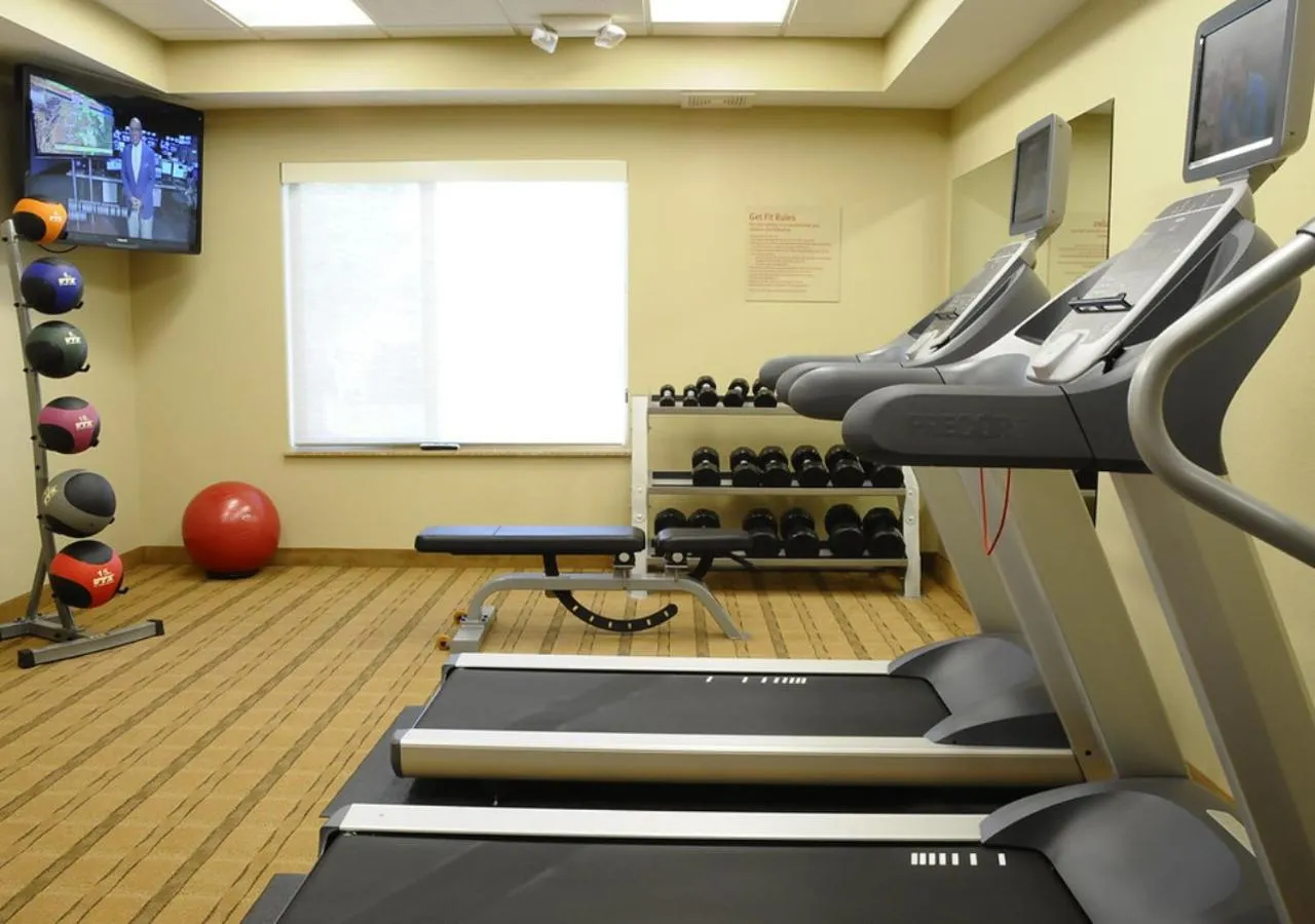 Fitness centre/facilities in TownePlace Suites Redding