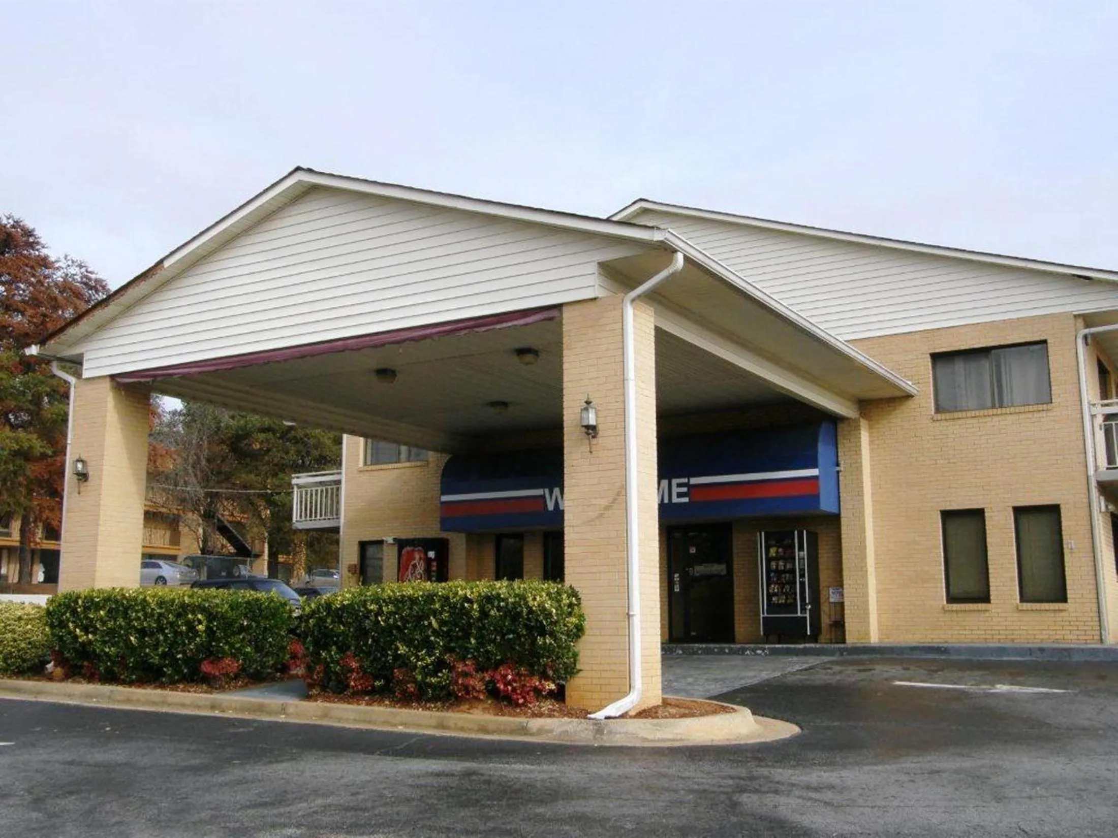Property building in Rodeway Inn Jonesboro - Atlanta South