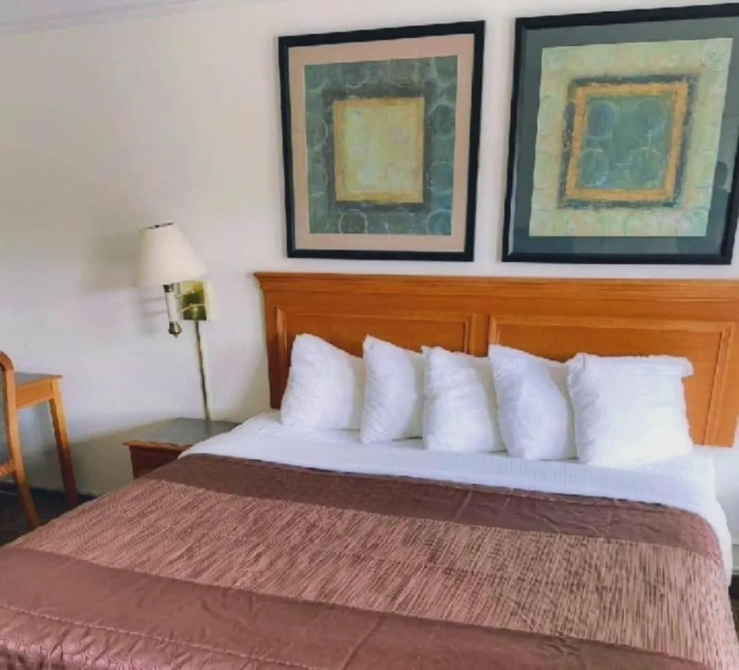 Rodeway Inn Huntsville West