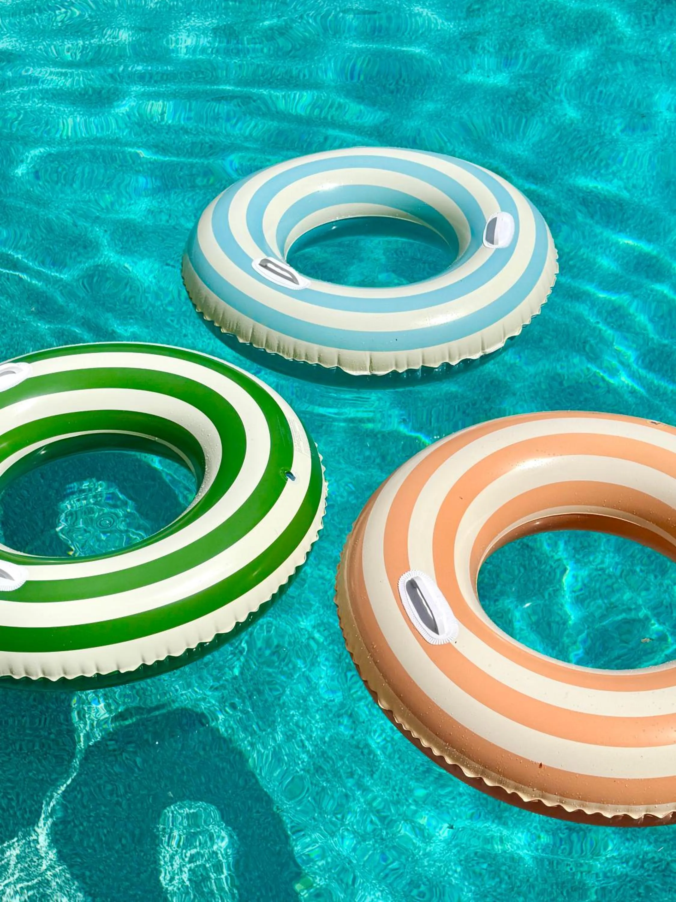 Swimming pool in Sunshine Lodge Inn