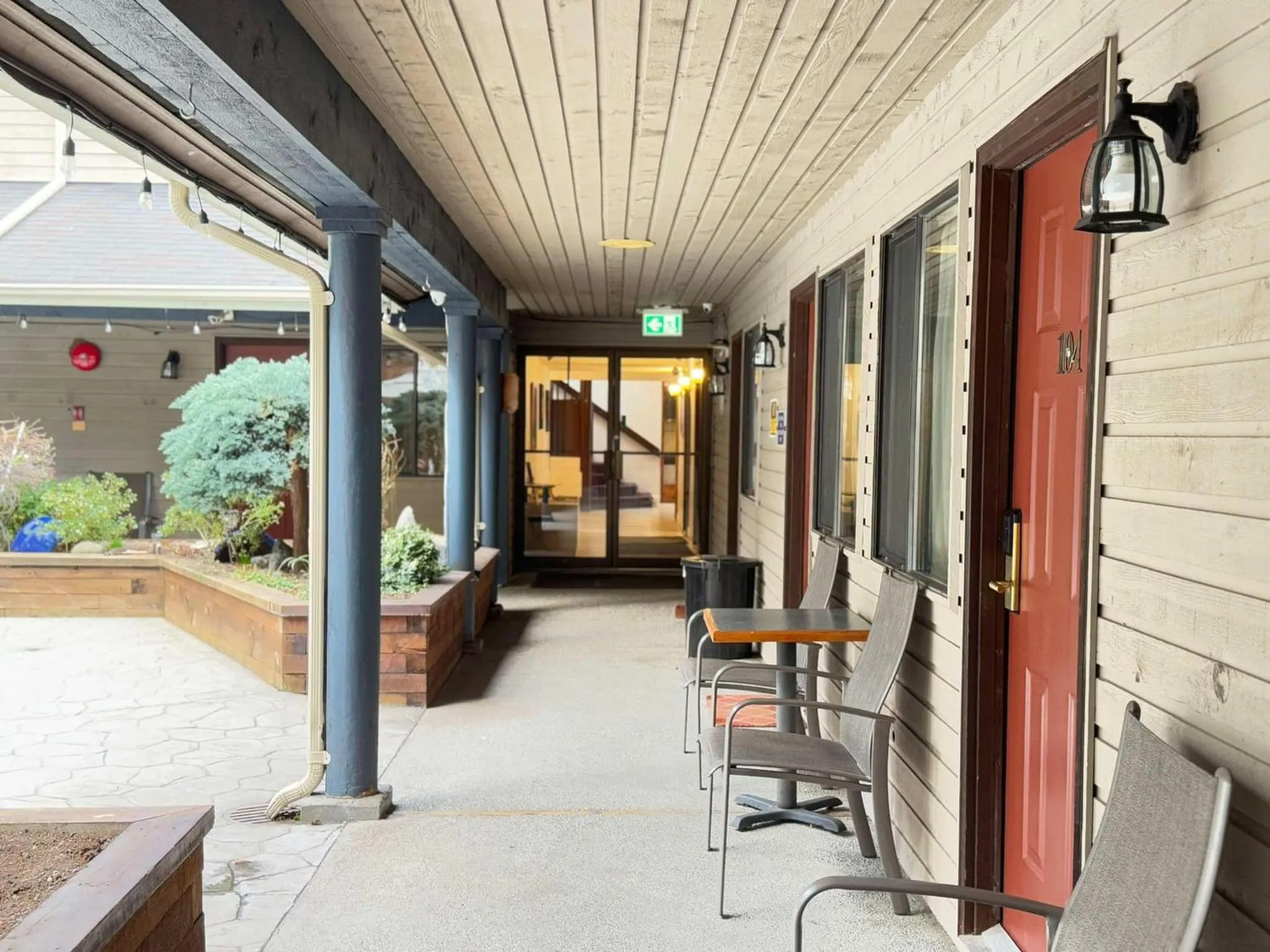 Property building in Sunshine Lodge Inn