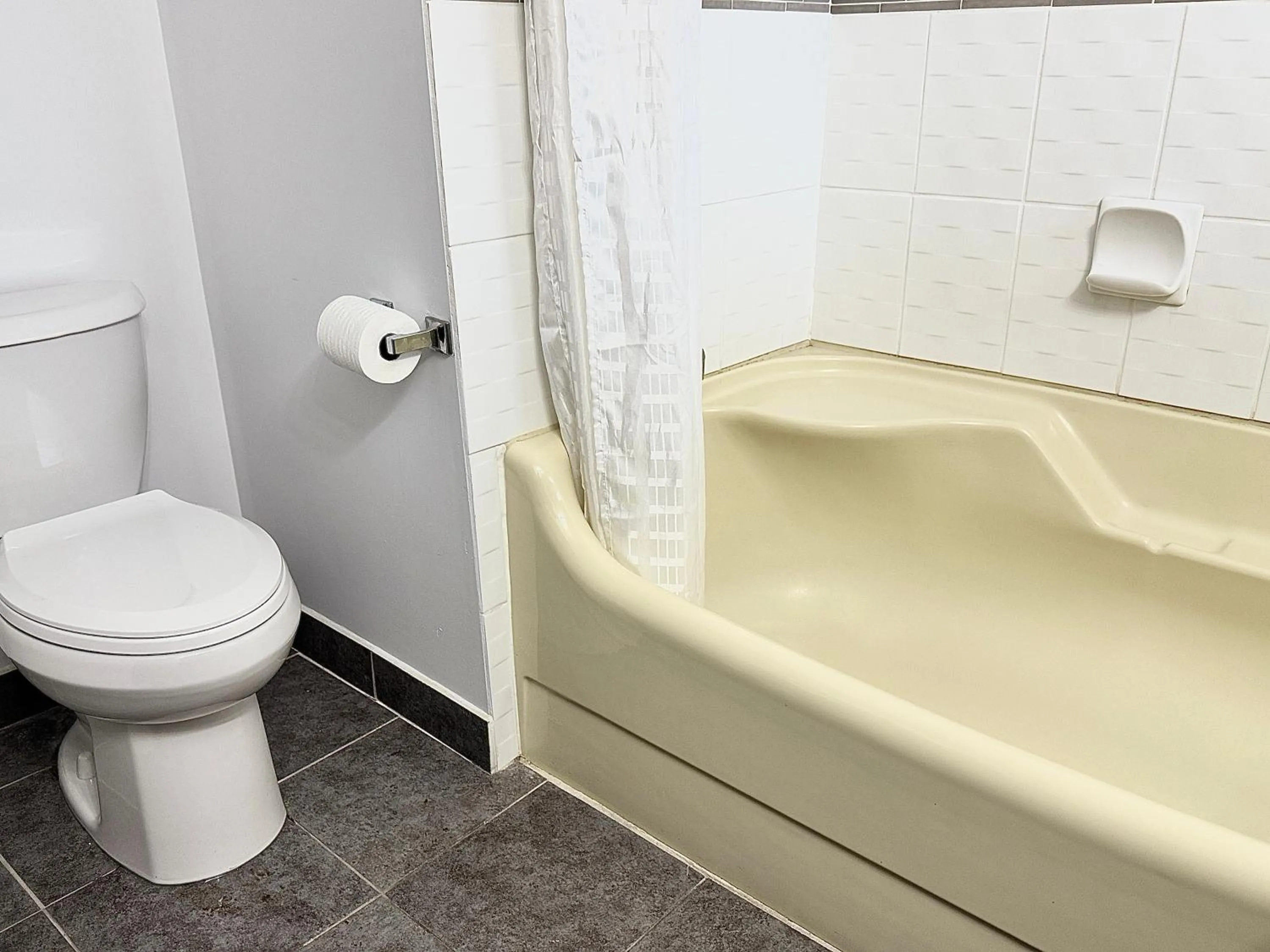 Bath in Sunshine Lodge Inn