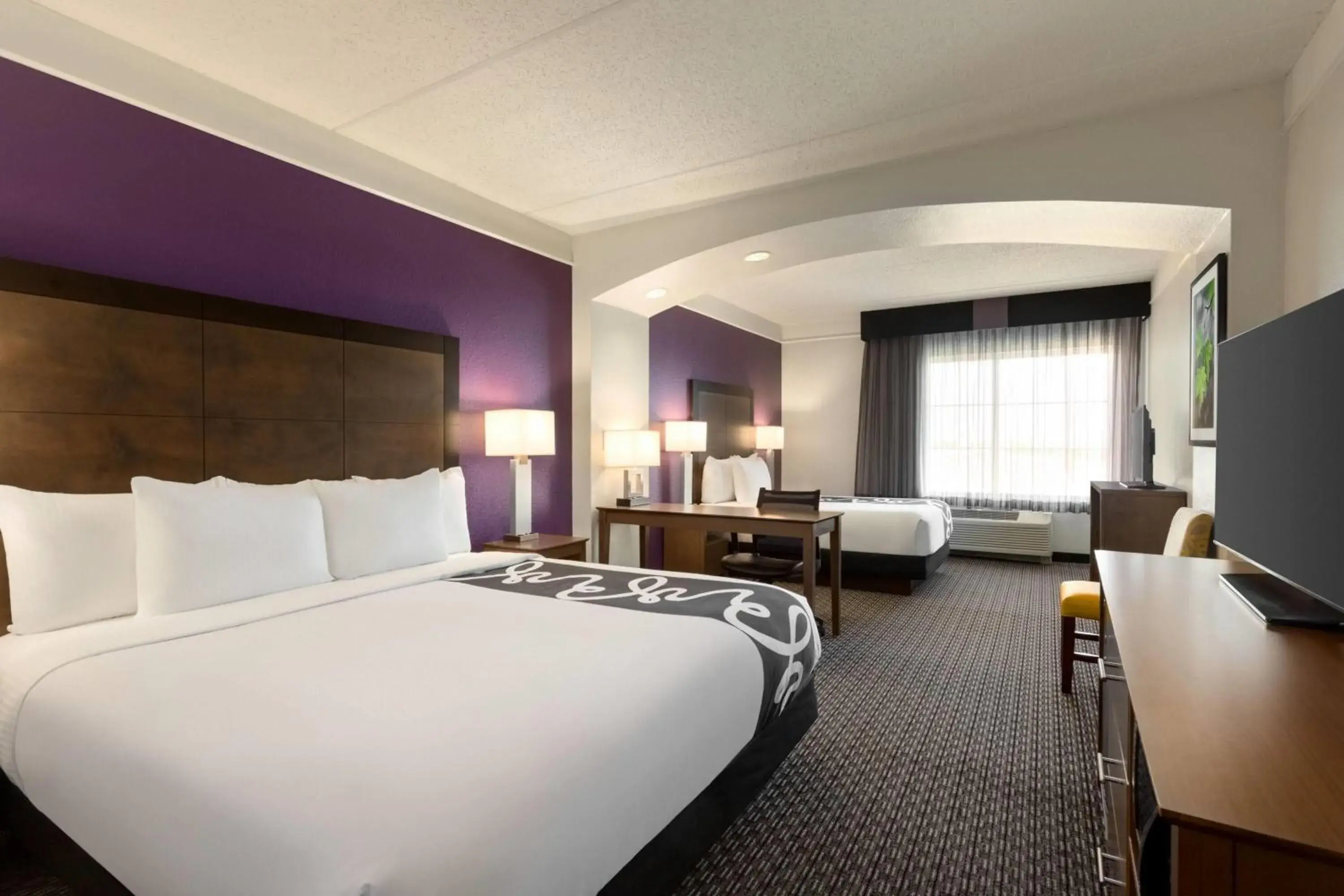 Deluxe Quadruple Room - Non-Smoking in La Quinta by Wyndham Arlington North 6 Flags Dr Deluxe Quadruple Room - Non-Smoking in La Quinta by Wyndham Arlington North 6 Flags Dr