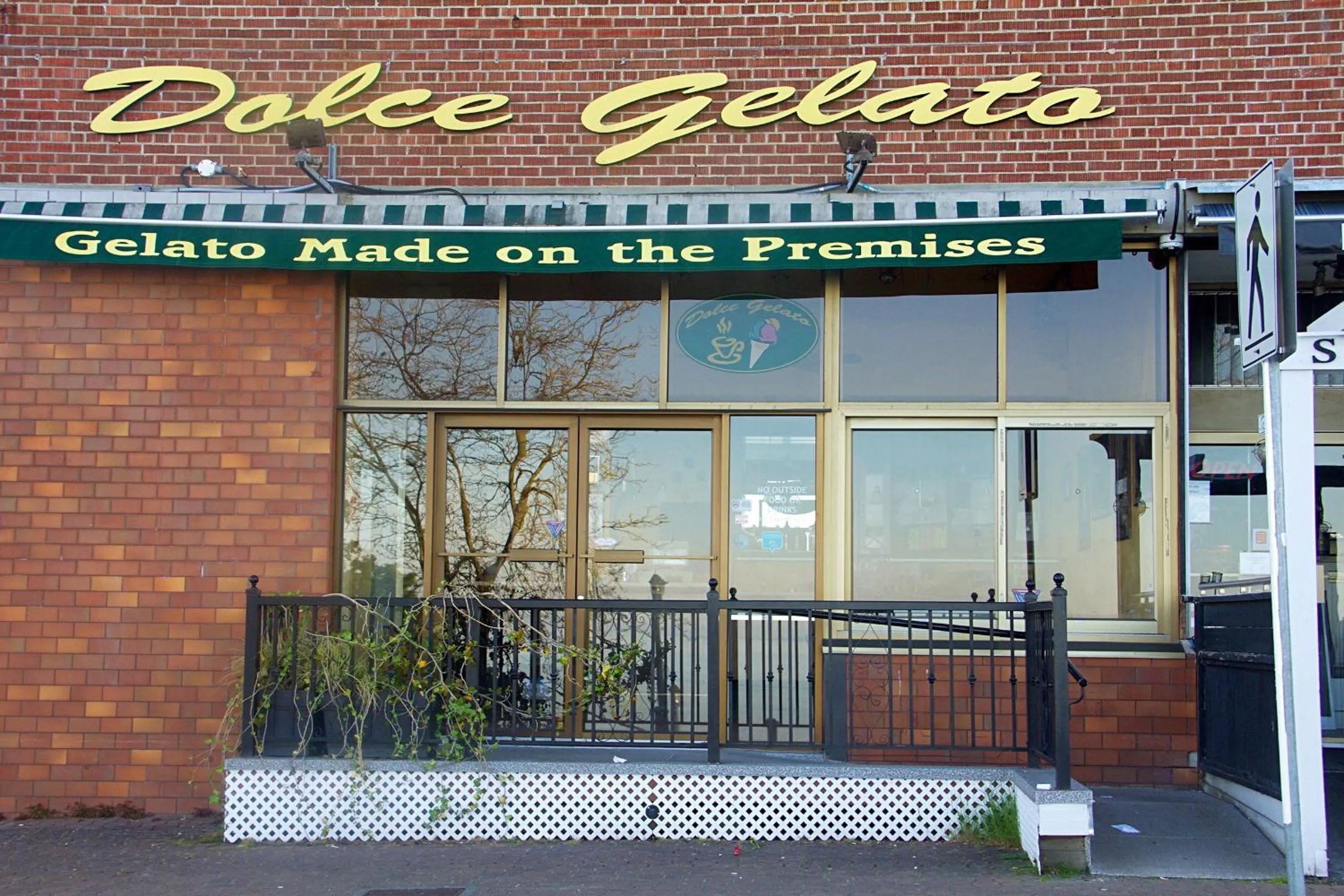 Restaurant/places to eat in Star of the Sea guest house