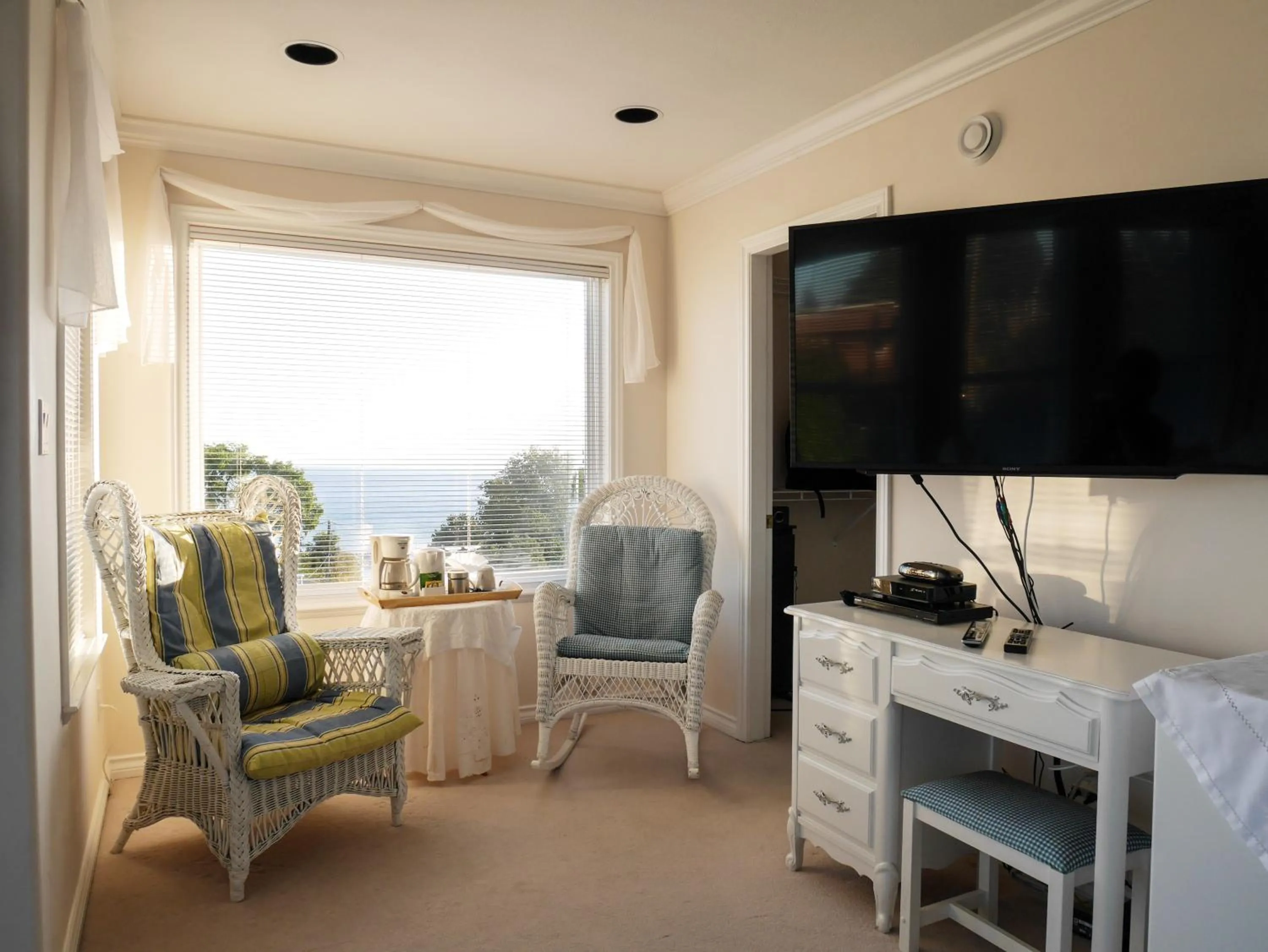 TV and multimedia in Star of the Sea guest house