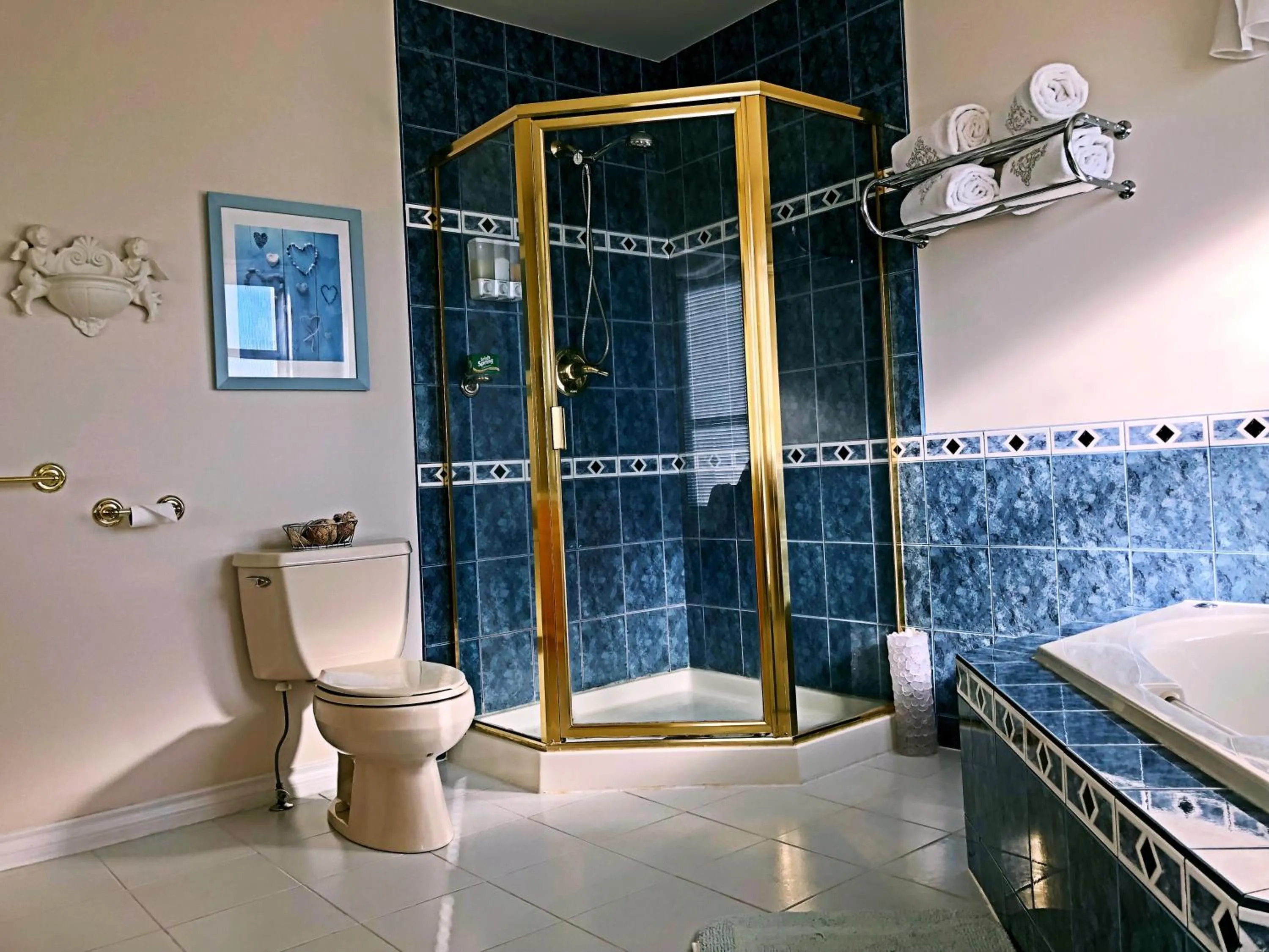 Shower in Star of the Sea guest house