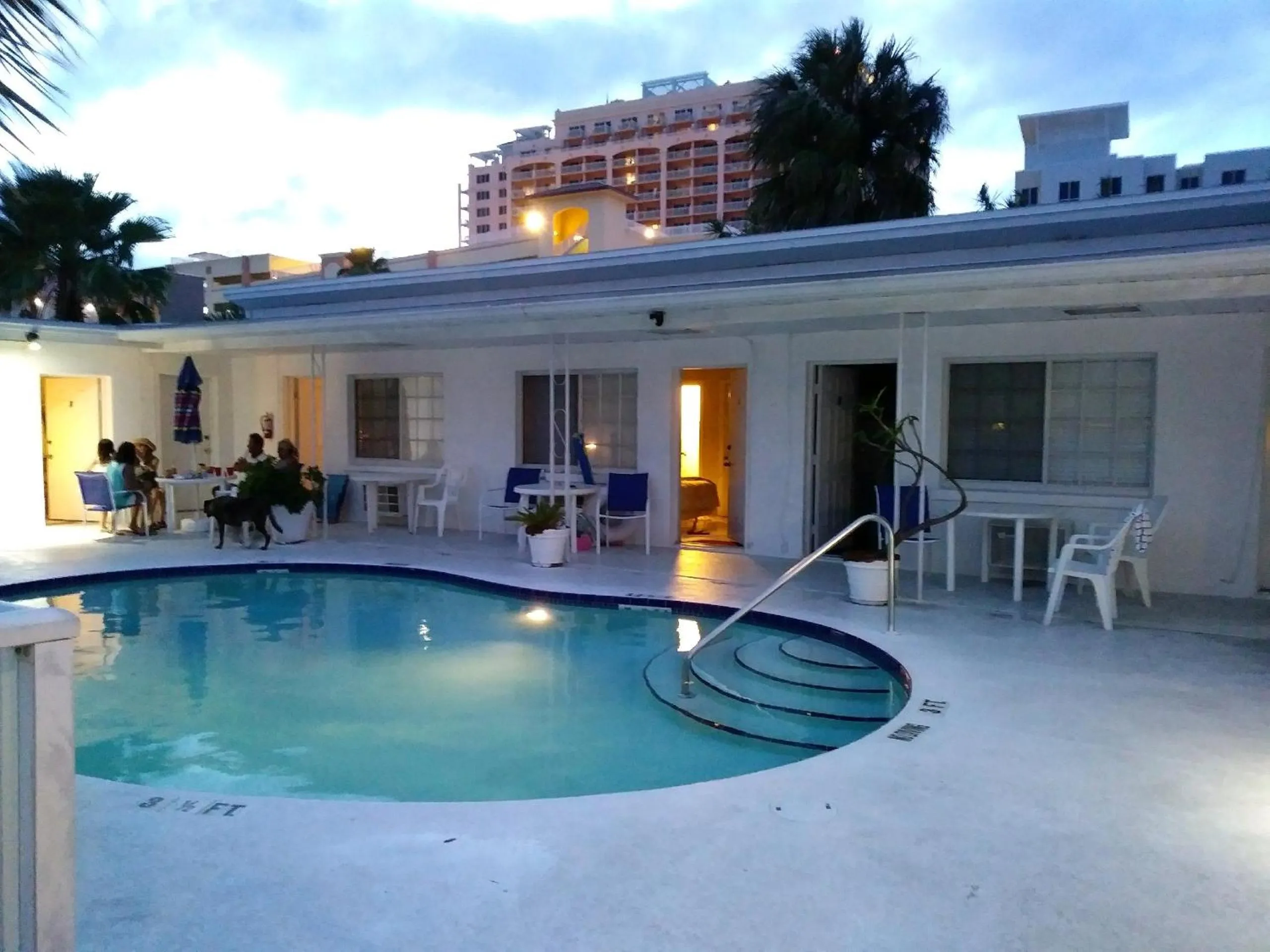 Property building in Tropical Sky Ranch Motel