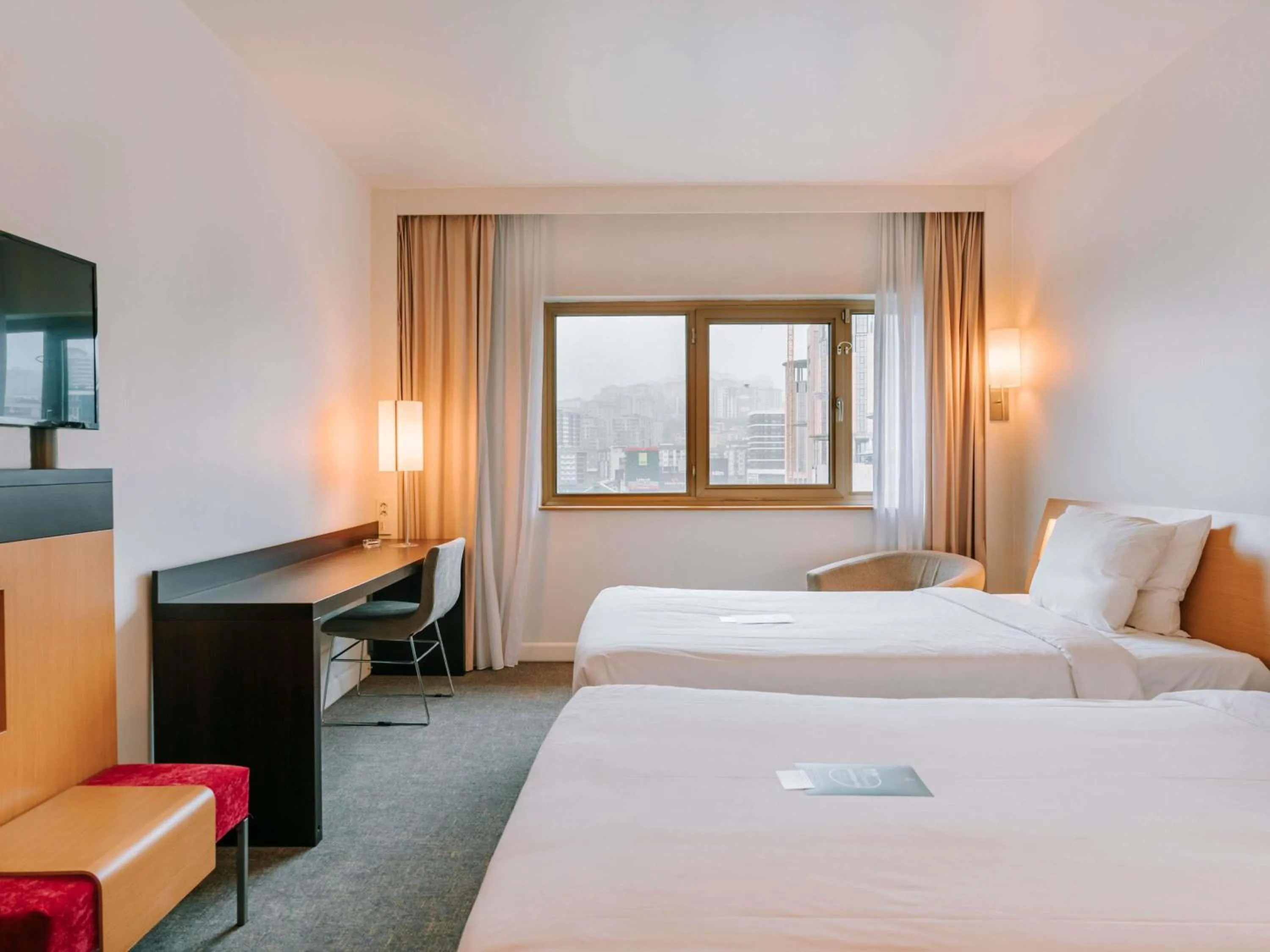 Bedroom, Bed in Novotel Trabzon